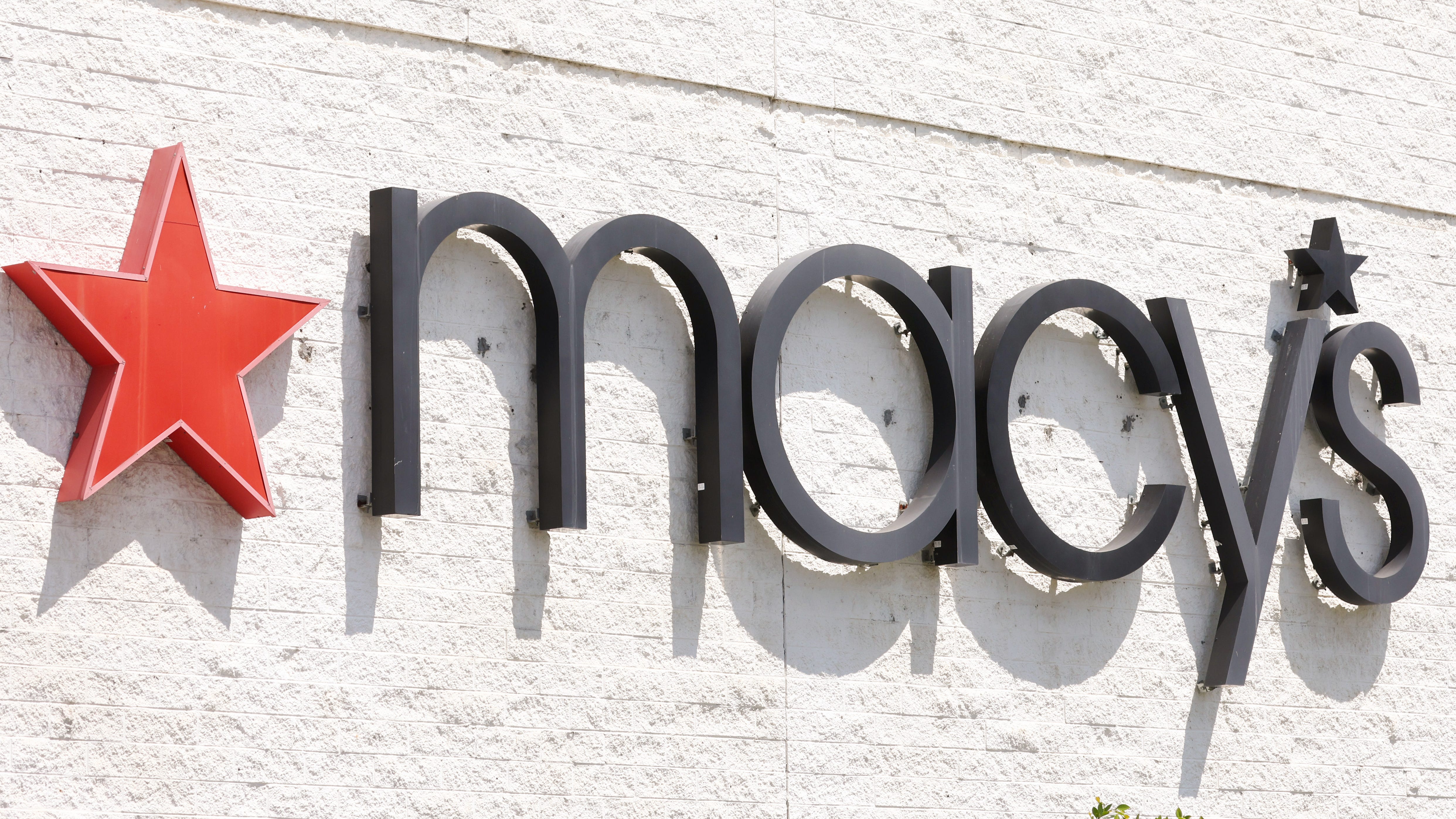 ‘Flash mob’ robbers strike Macy's store in Sherman Oaks