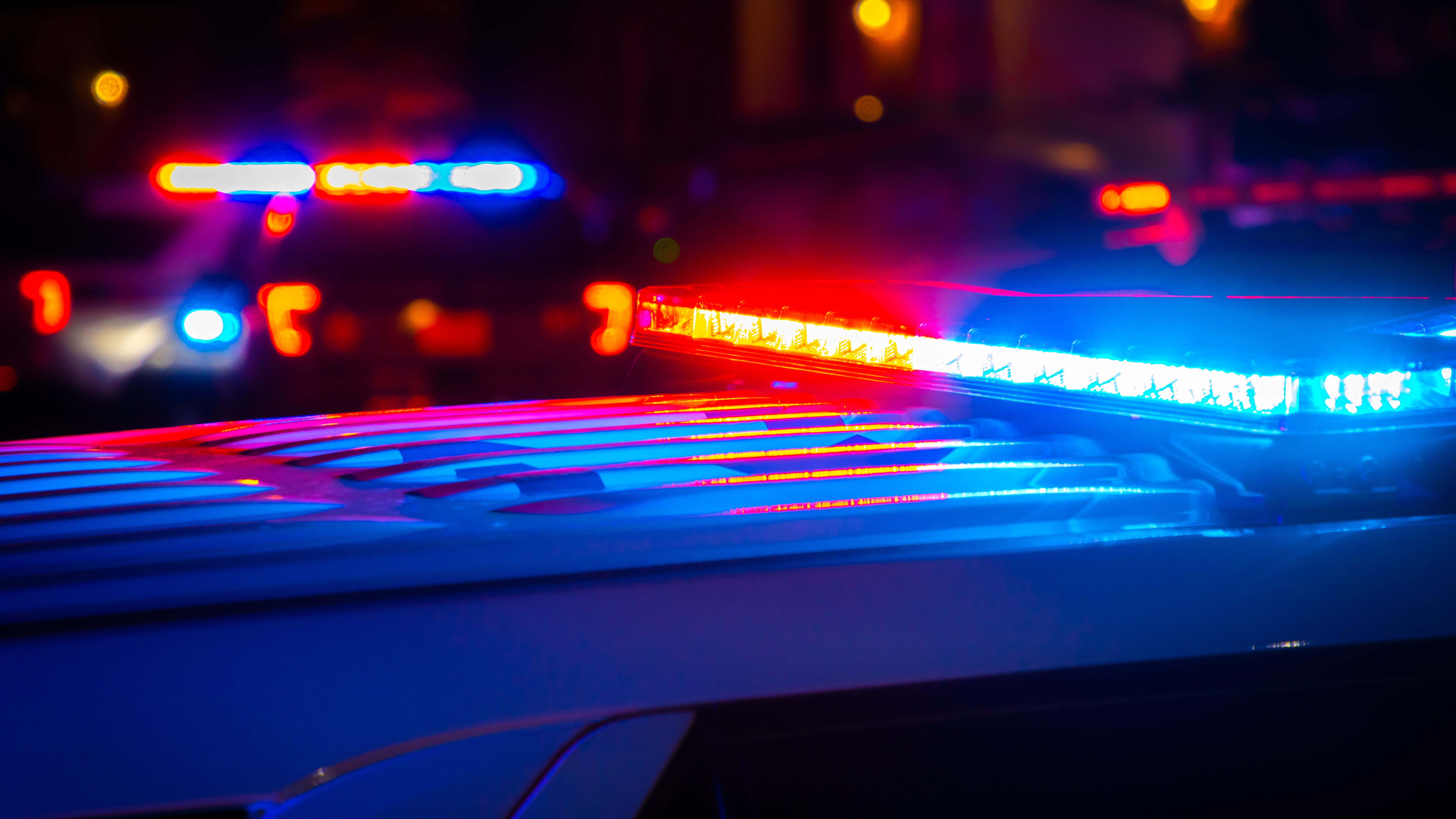 5 people including 2 children injured in Westlake Crash