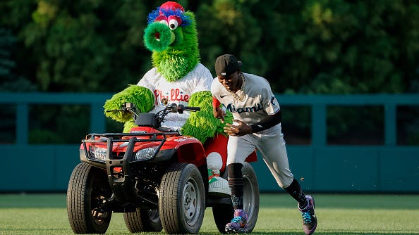 Watch: Phillie Phanatic has hilarious response to Jazz Chisholm’s Eurostep