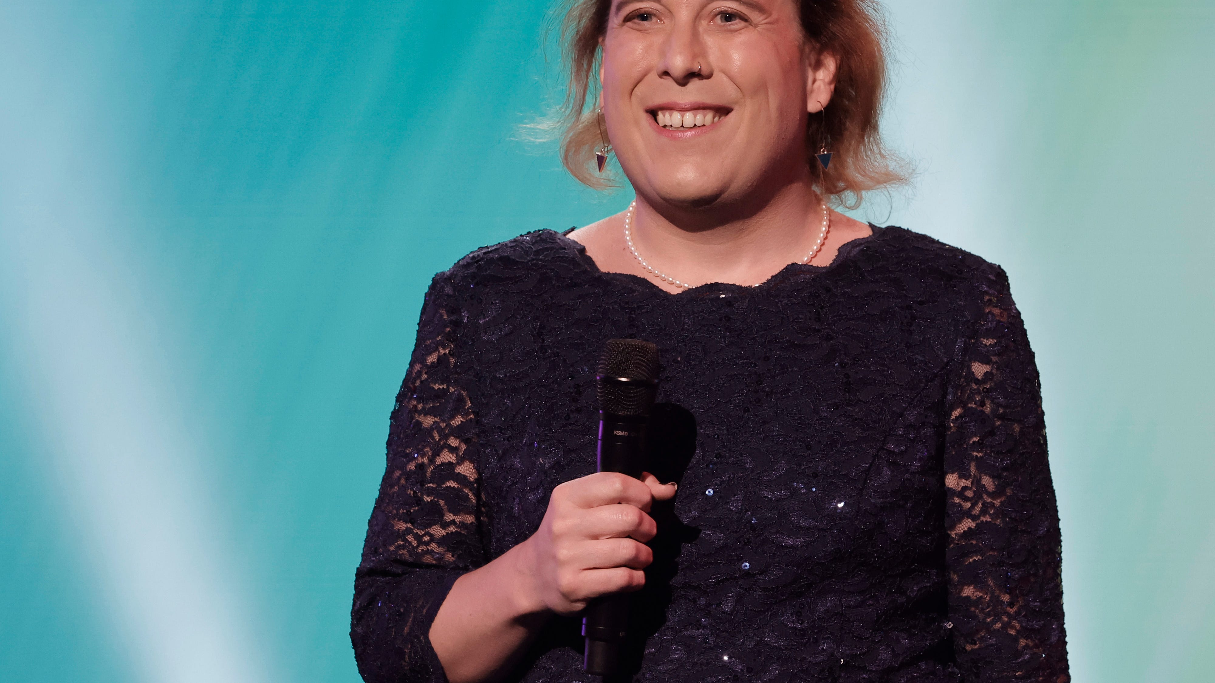 Amy Schneider accepts apology for Fox Sports first pitch ‘misunderstanding’