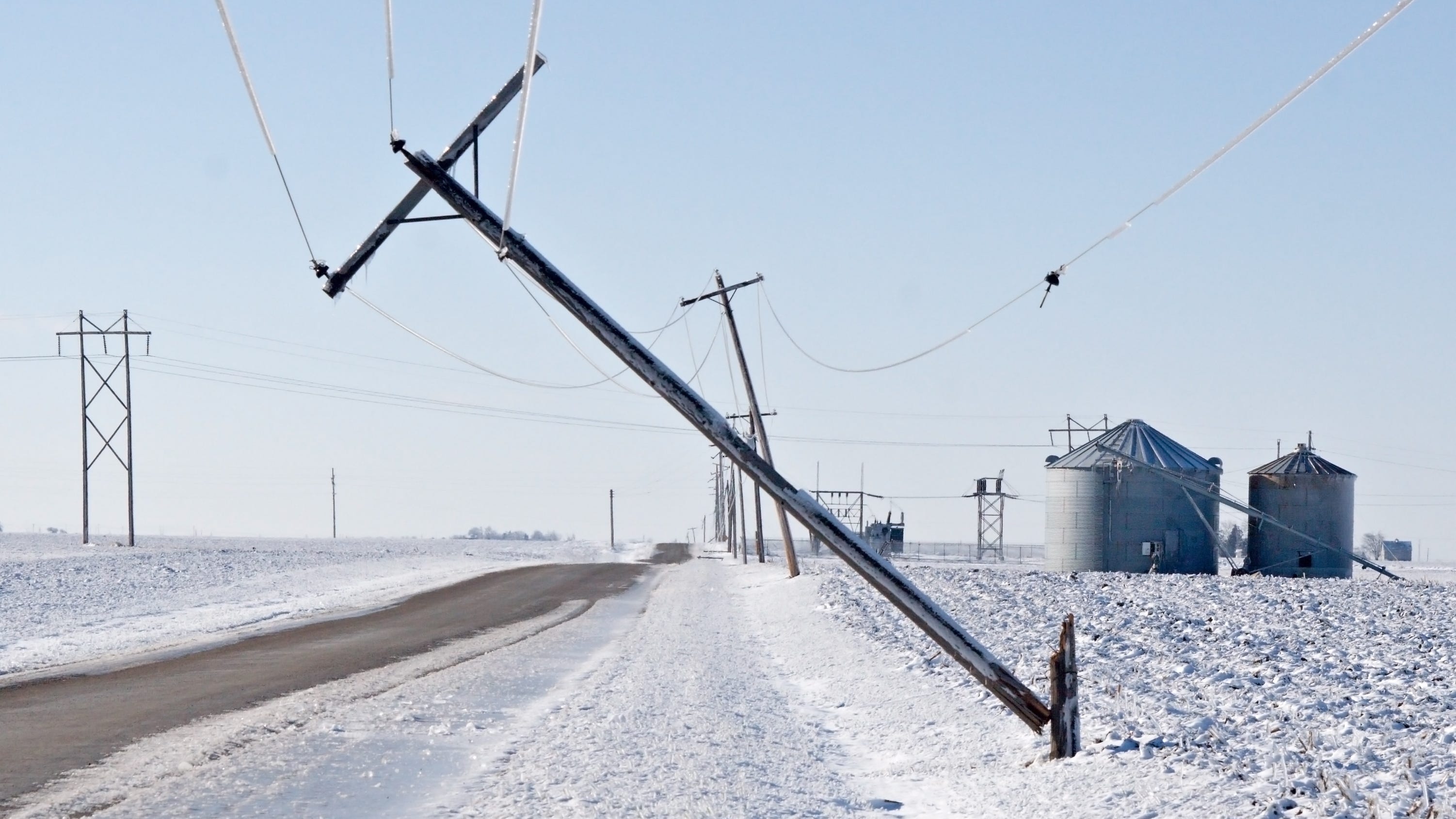Over 1 million across the US without power in storms today