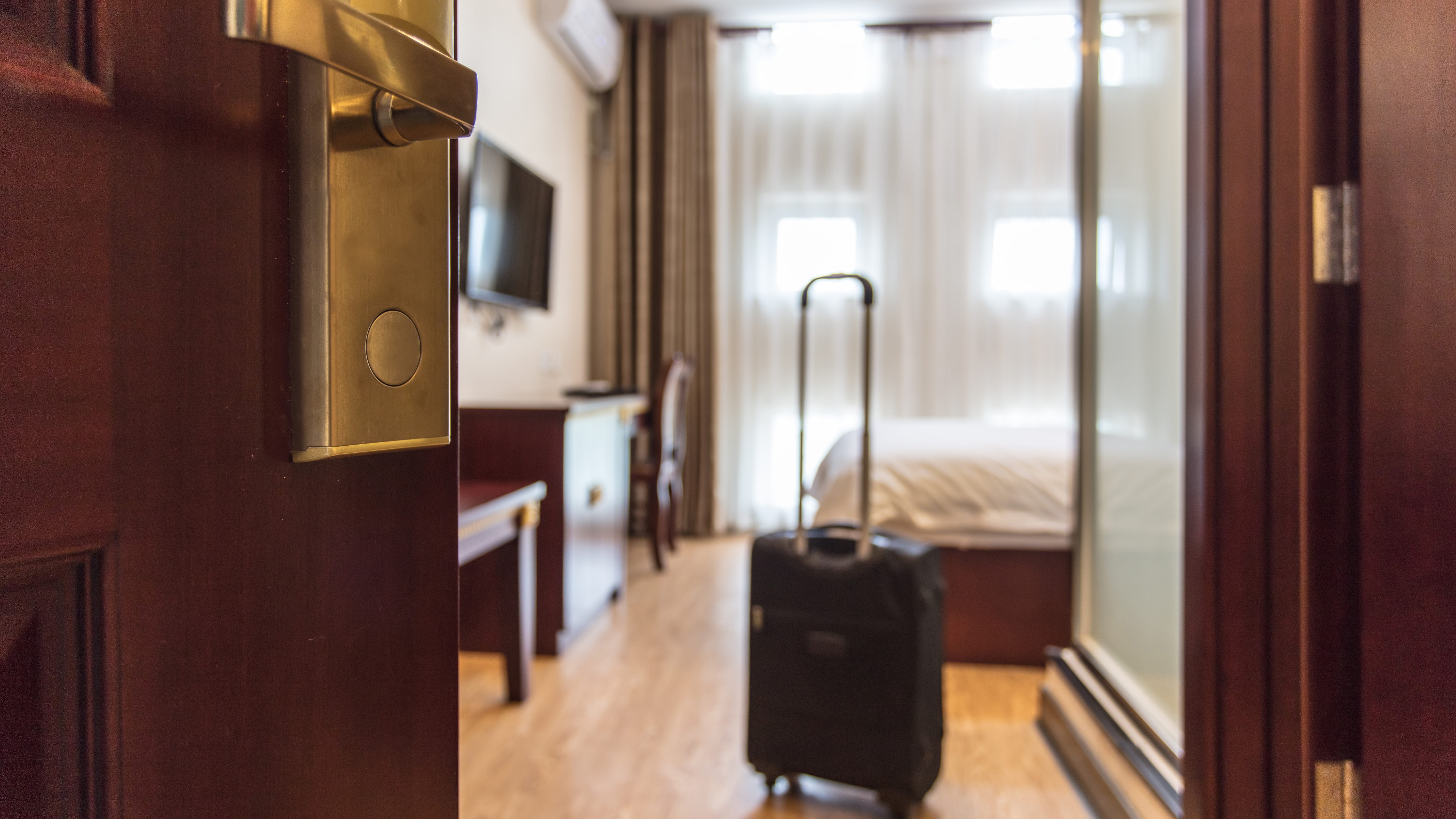 Illinois hospitality group advocating for hotel legislation that would include protection against unruly guests