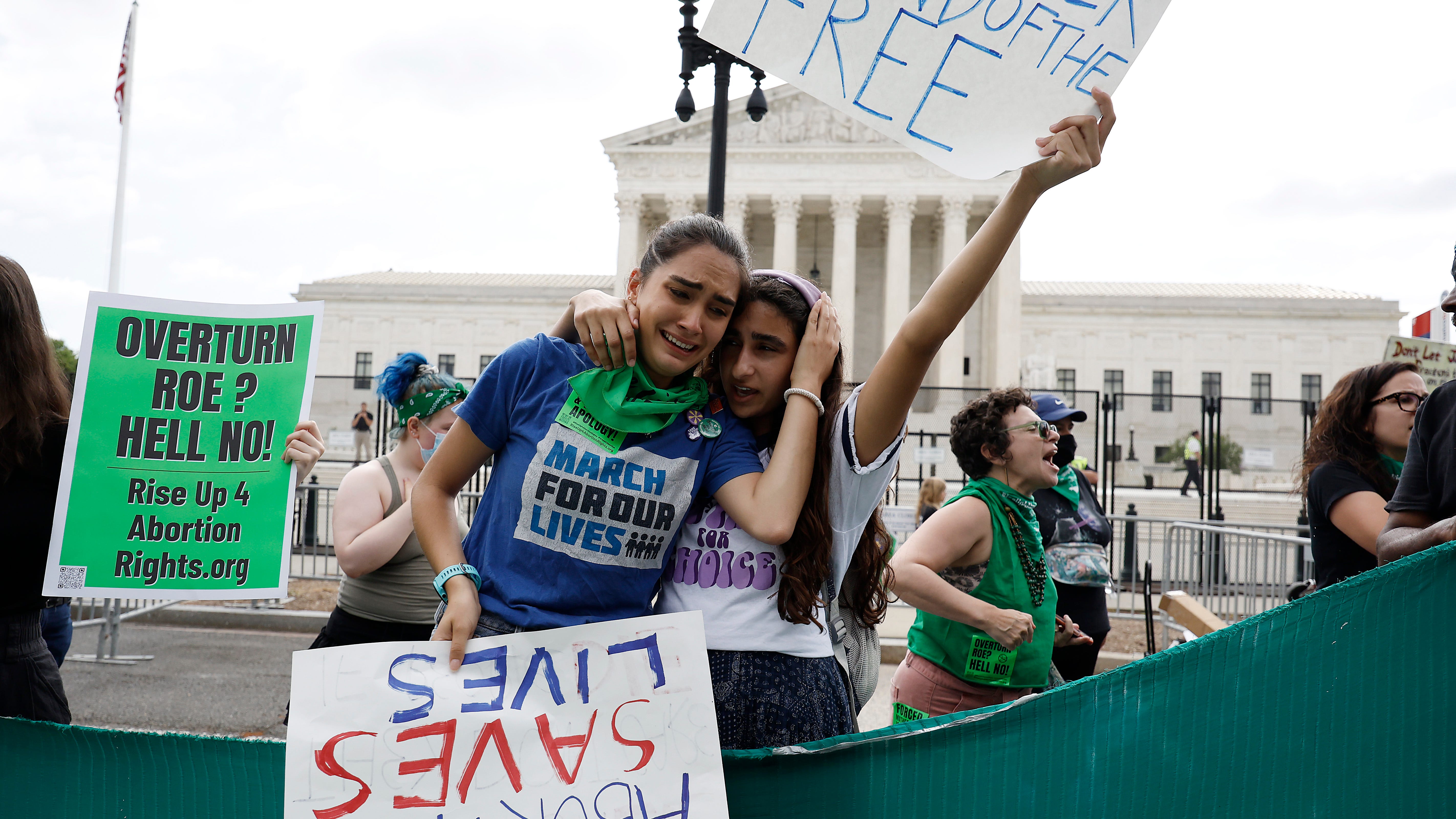 Supreme Court overturns Roe v. Wade, curbing abortion rights nationwide