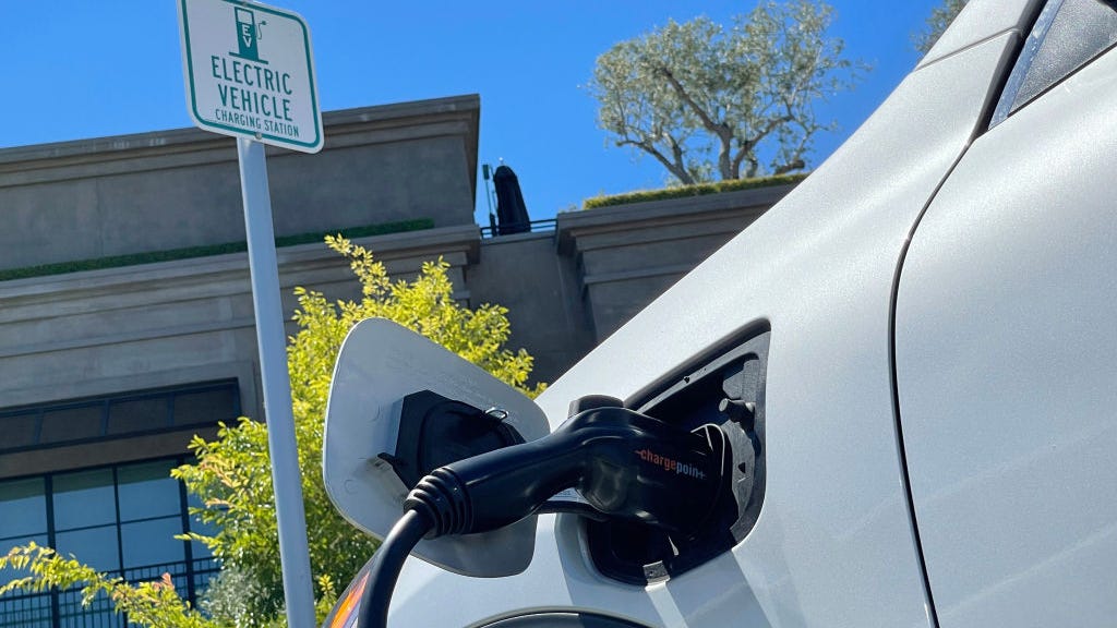 AAA survey: 1 in 4 drivers plan to go electric for their next vehicle purchase