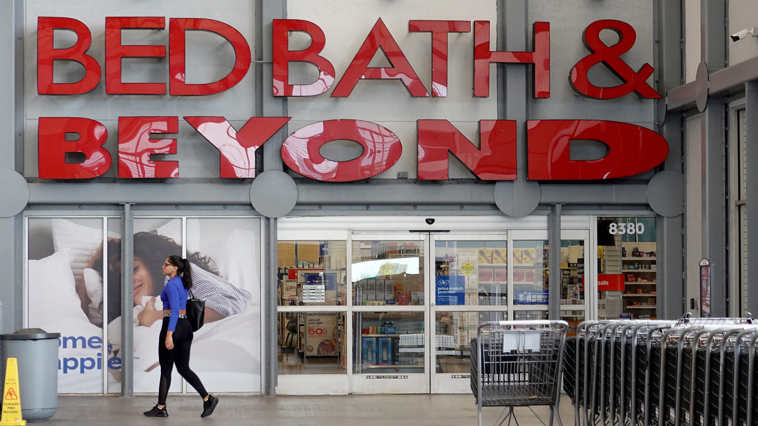 Bed, Bath & Beyond exec jumps from Tribeca apartment building as business struggles