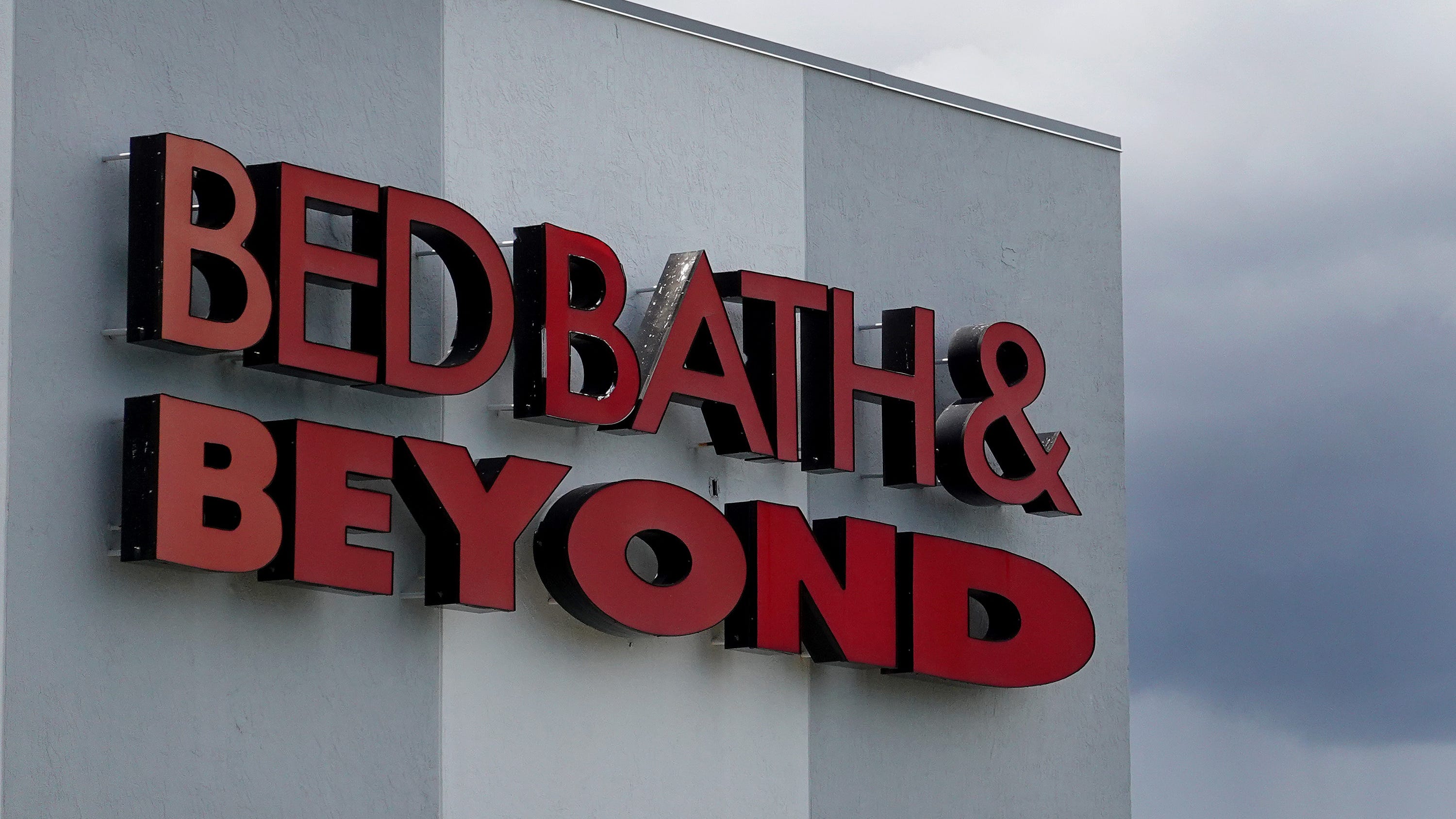 Bed Bath & Beyond to close 150 stores, cut 20% of employees