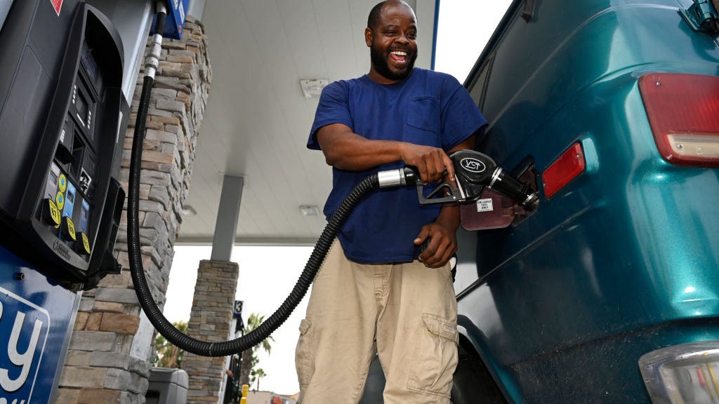 Average L.A. County gas prices drop for 21st consecutive day