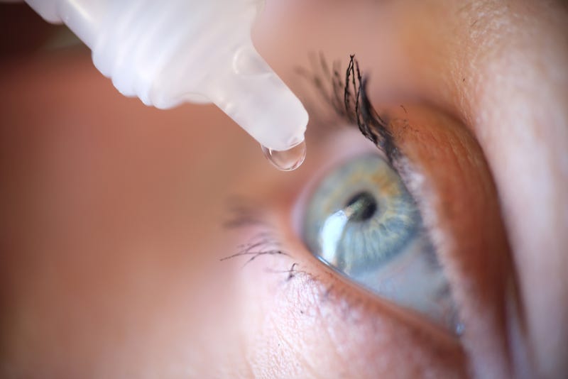 eye drops going in eye 