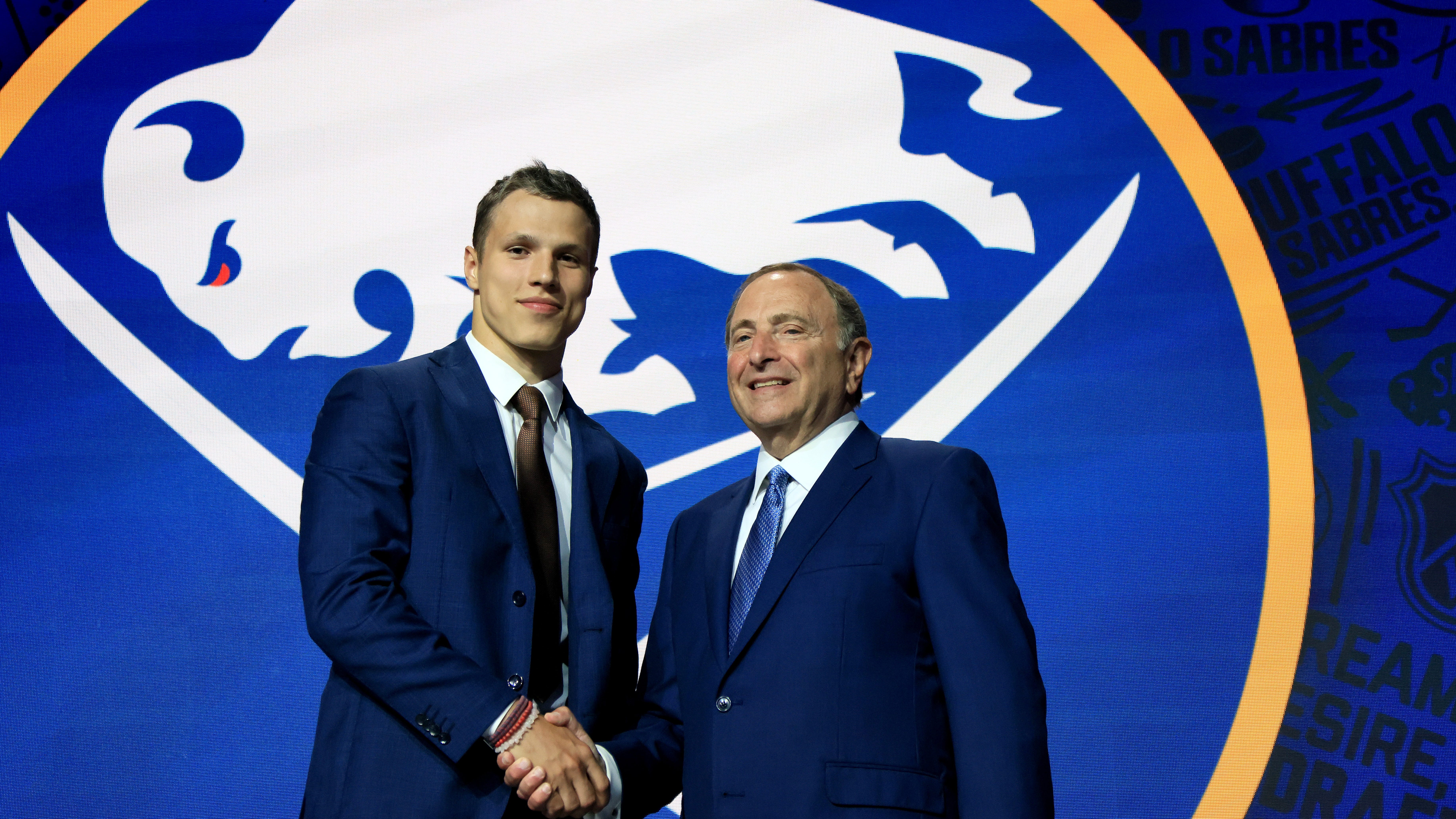 Sabres select Jiri Kulich with 28th pick in 2022 NHL Draft