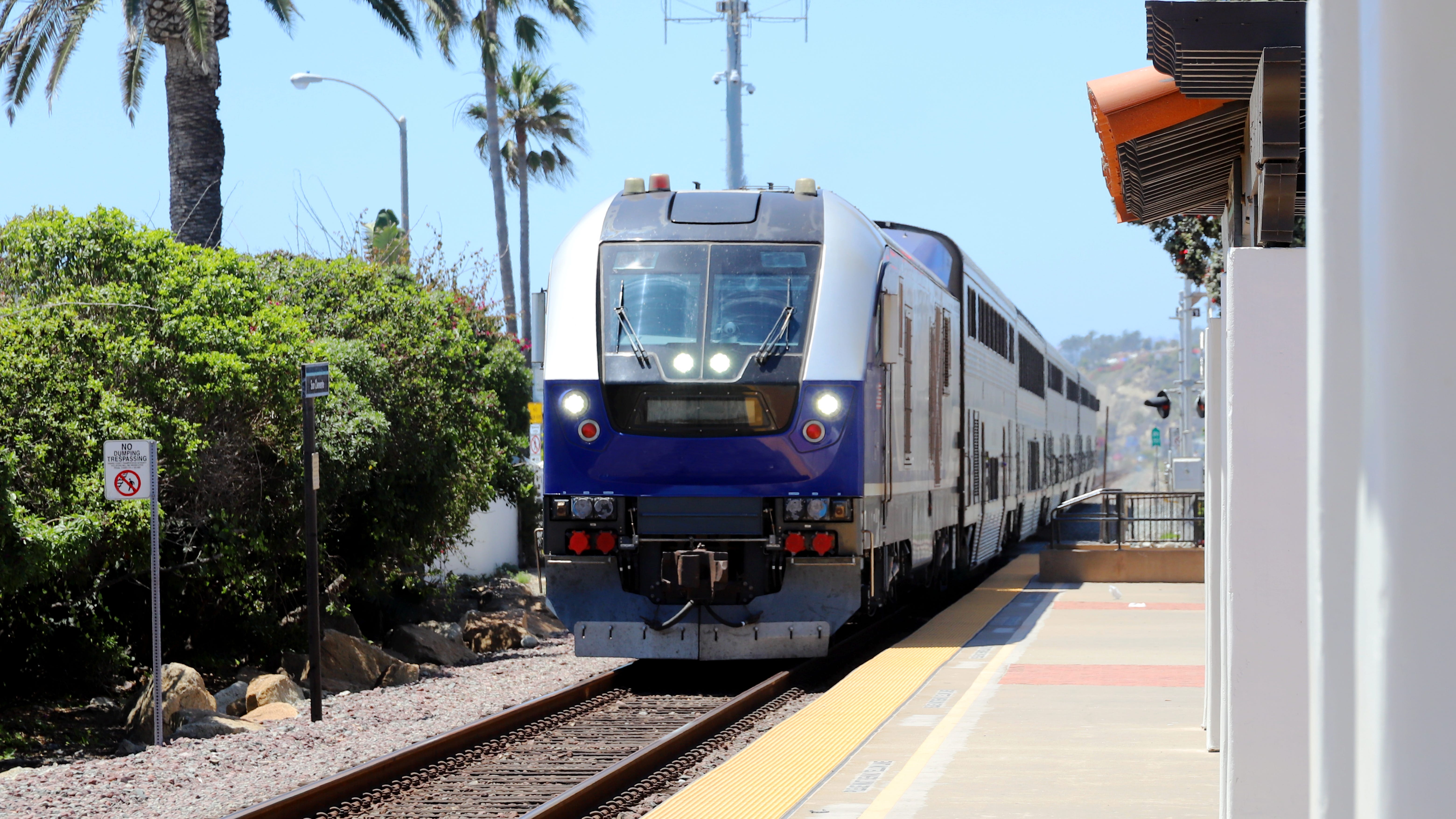 Surfliner to resume limited service after railroad tracks in San Clemente deemed safe