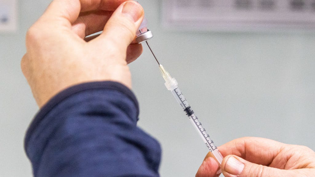 Some should get boosted now and wait longer for revamped COVID-19 vaccine: expert