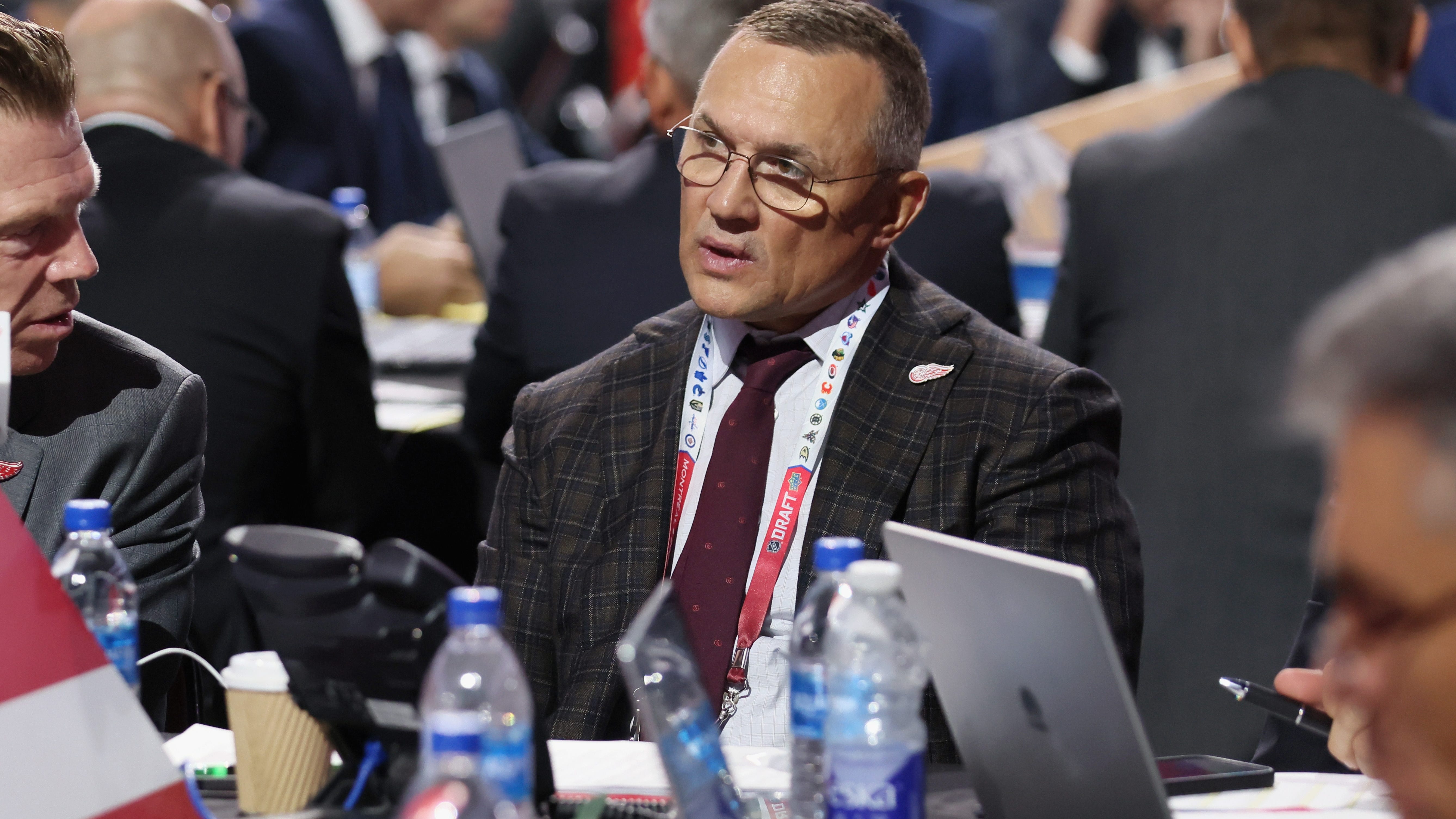 Yzerman has eye on playoffs as trade deadline nears: "We got a chance"