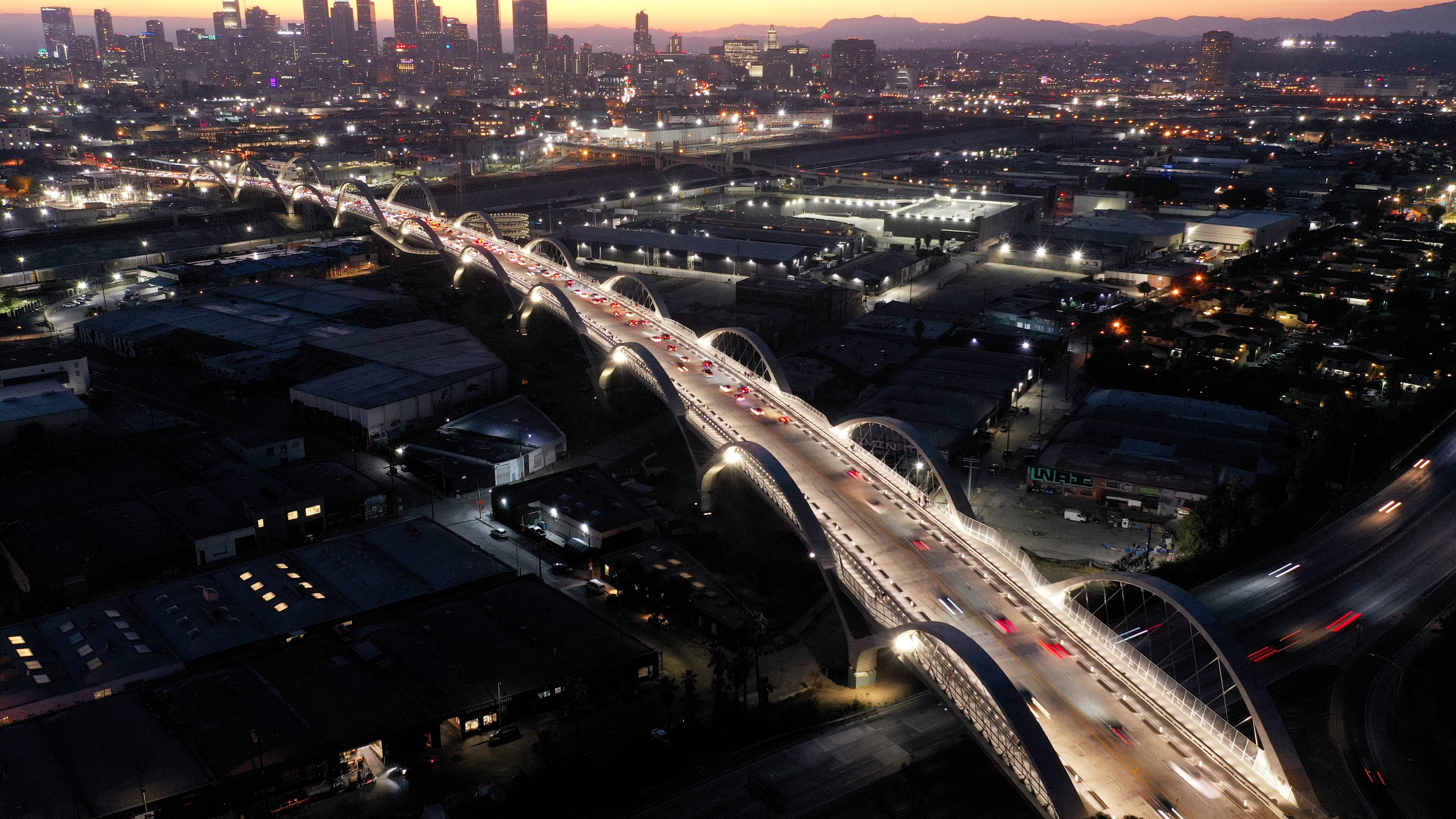 LAPD shuts down Sixth Street Bridge because of illegal takeover