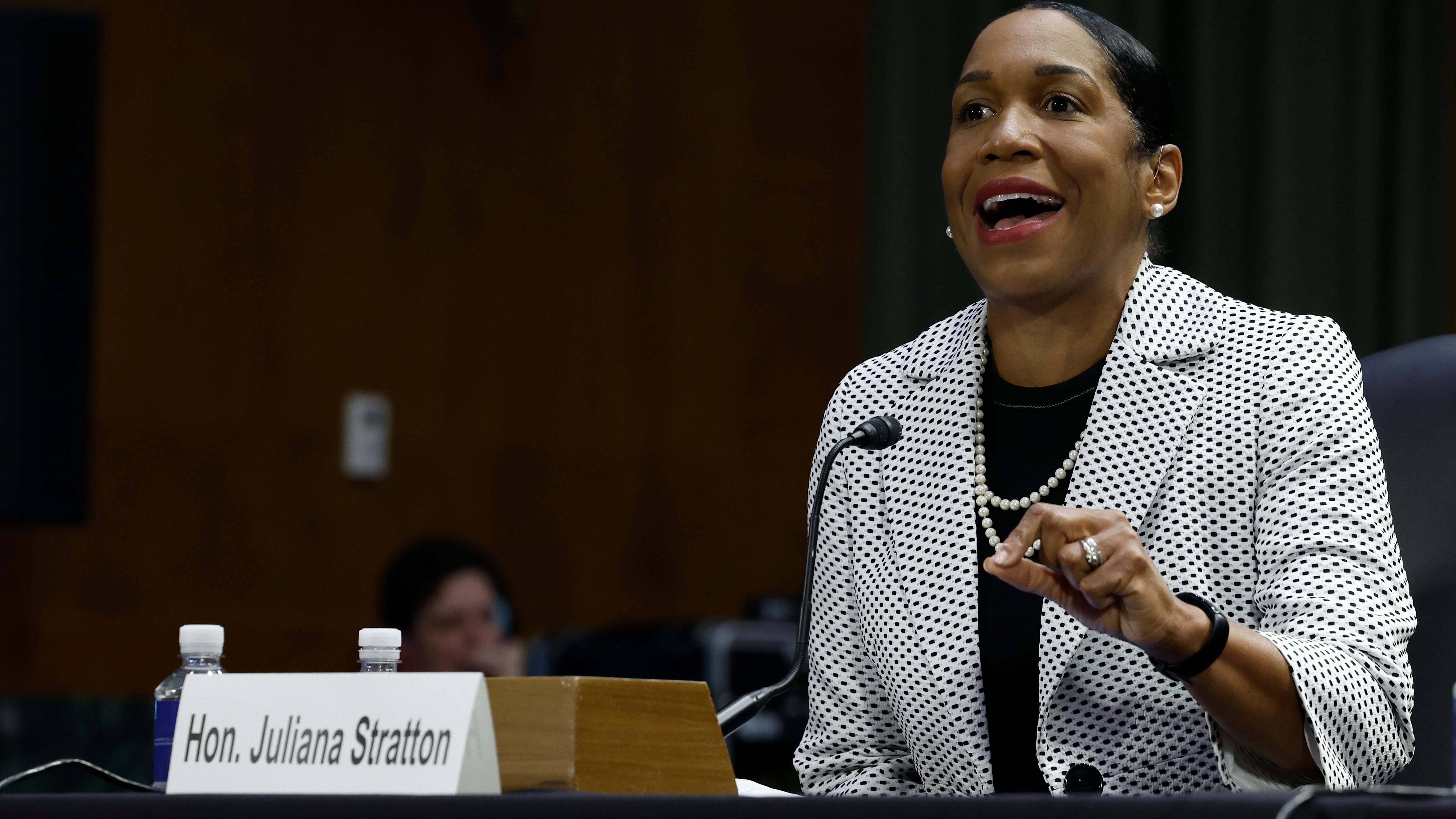 Illinois Lt. Gov. Stratton testifies in front of U.S. Senate committee regarding Roe v. Wade reversal, asking for added federal funding for abortions