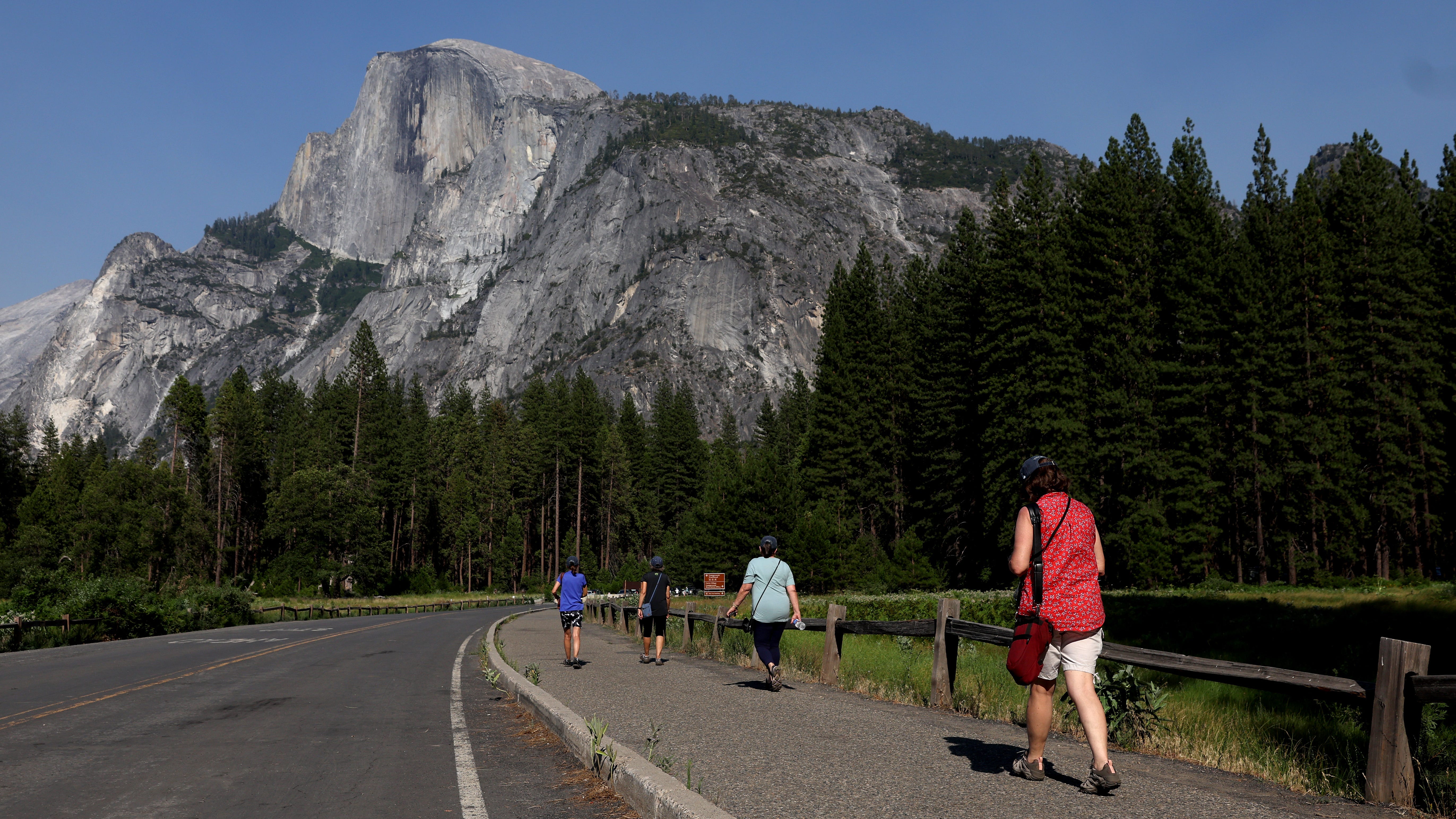 What visiting Yosemite is like as Washburn Fire continues burning