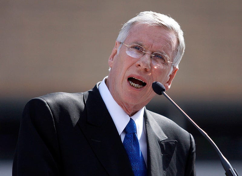 Mike Lange addresses the crowd during the unveil of the Mario Lemieux statue