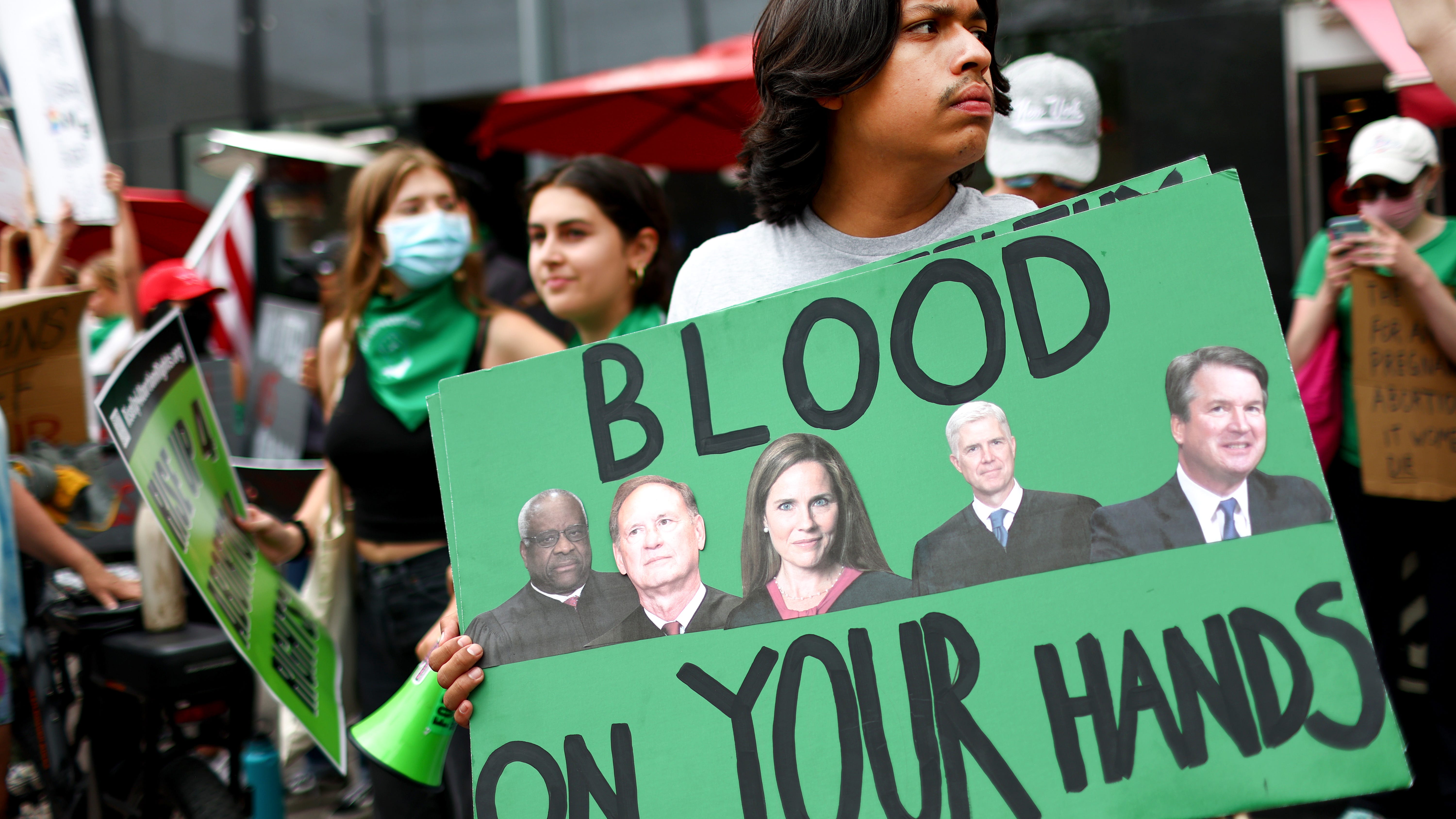 Abortion rights protest at LACMA shuts down traffic, three arrested