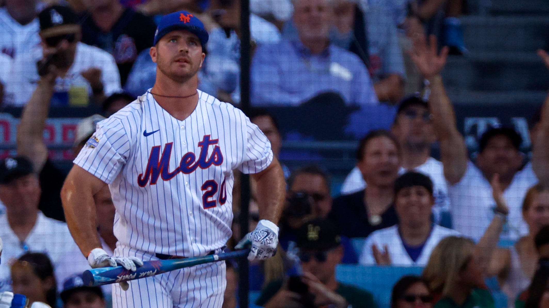 Pete Alonso wows fans with deadlifts in between Home Run Derby rounds