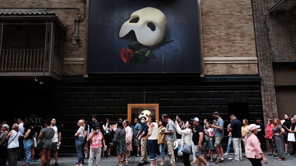 'The Phantom of the Opera' to close on Broadway after 35 years