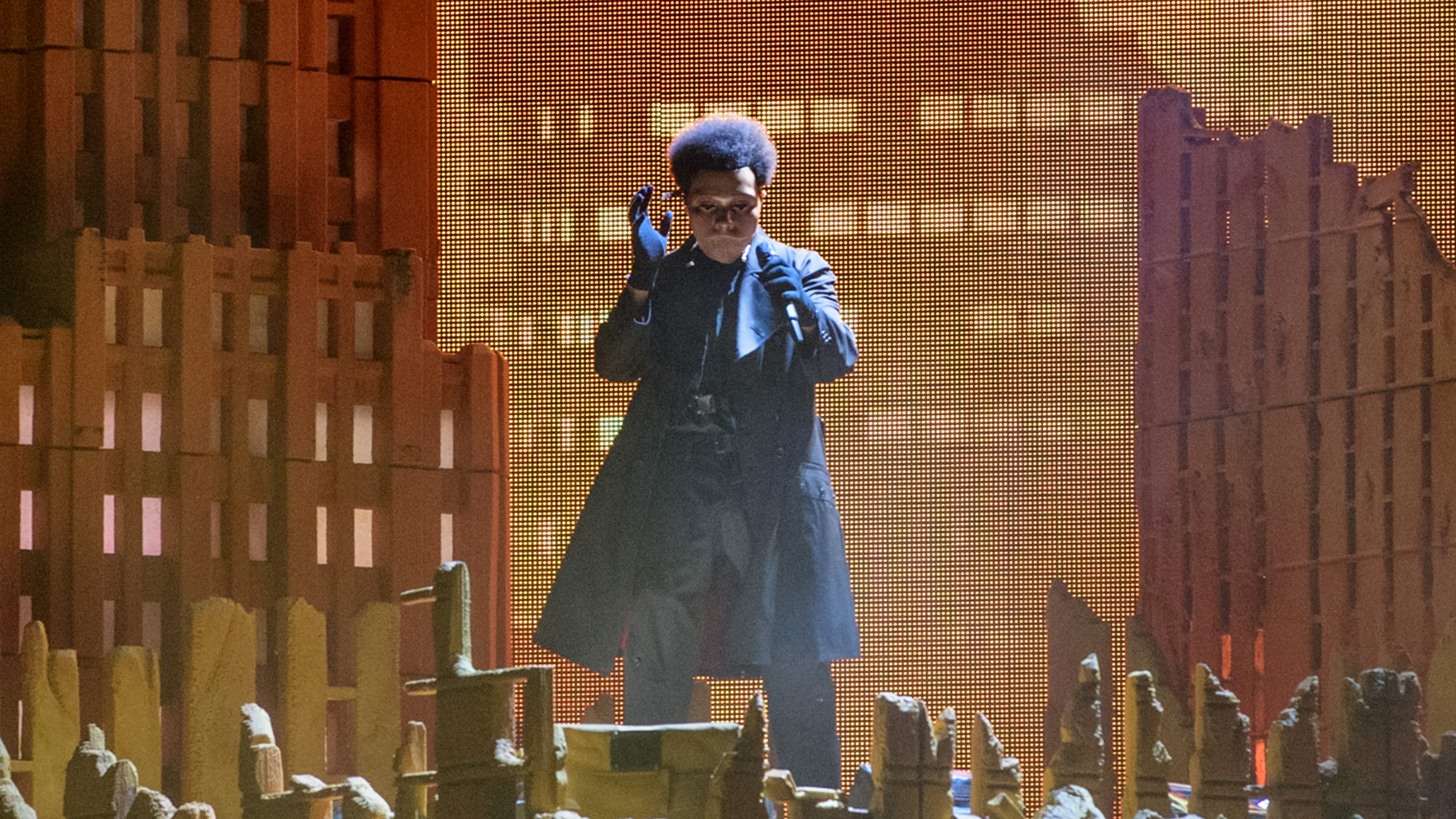 The Weeknd cancels concert after dealing with vocal issues