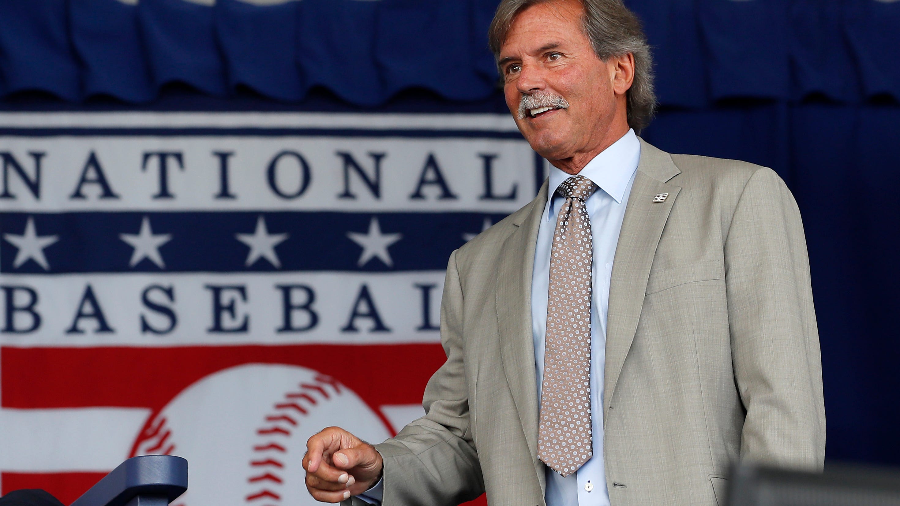 Dennis Eckersley shares advice with rookie broadcaster Will Middlebrooks: ‘Don’t be afraid to say what needs to be said’