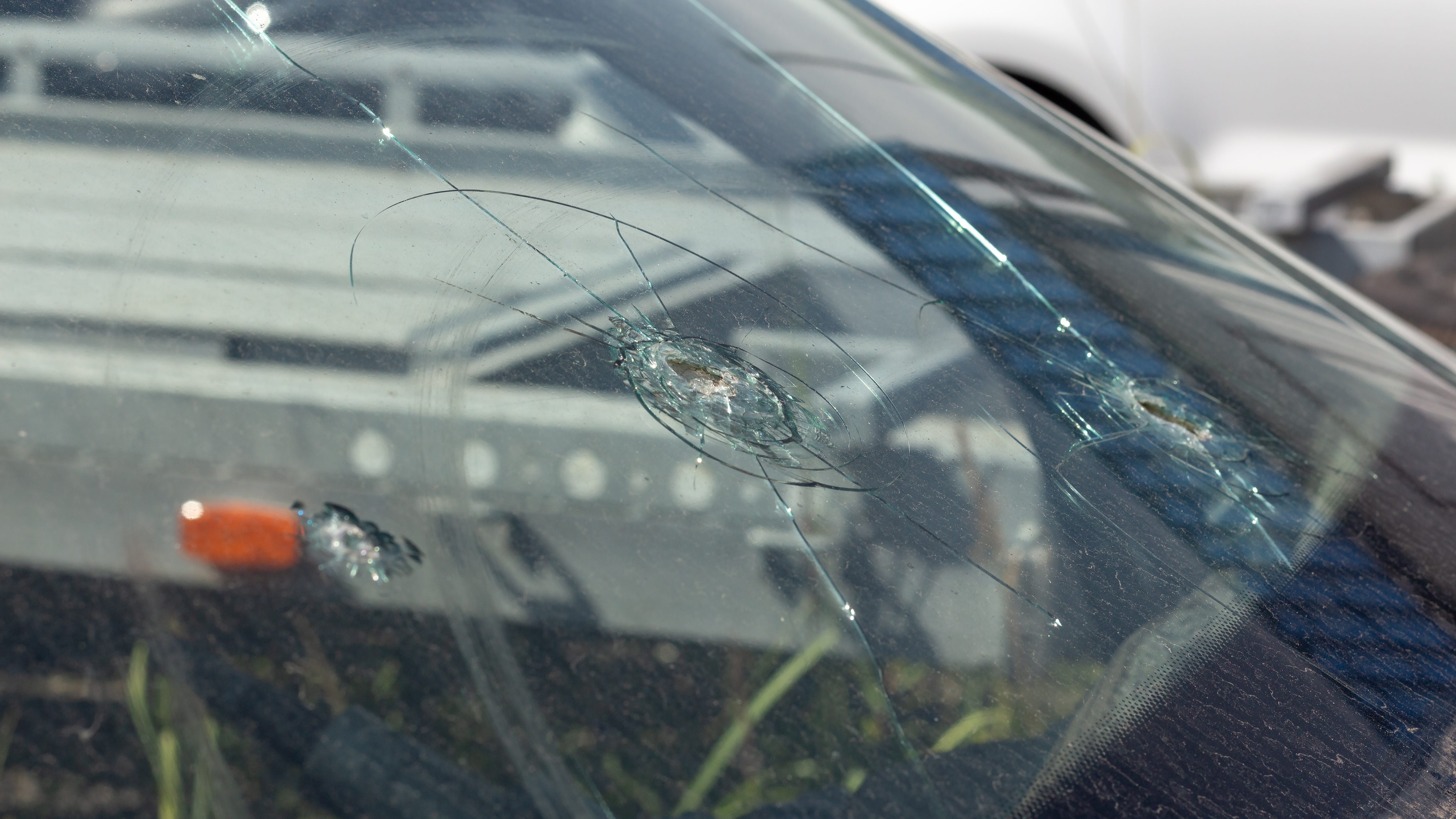 Man killed in car-to-car shooting near USC