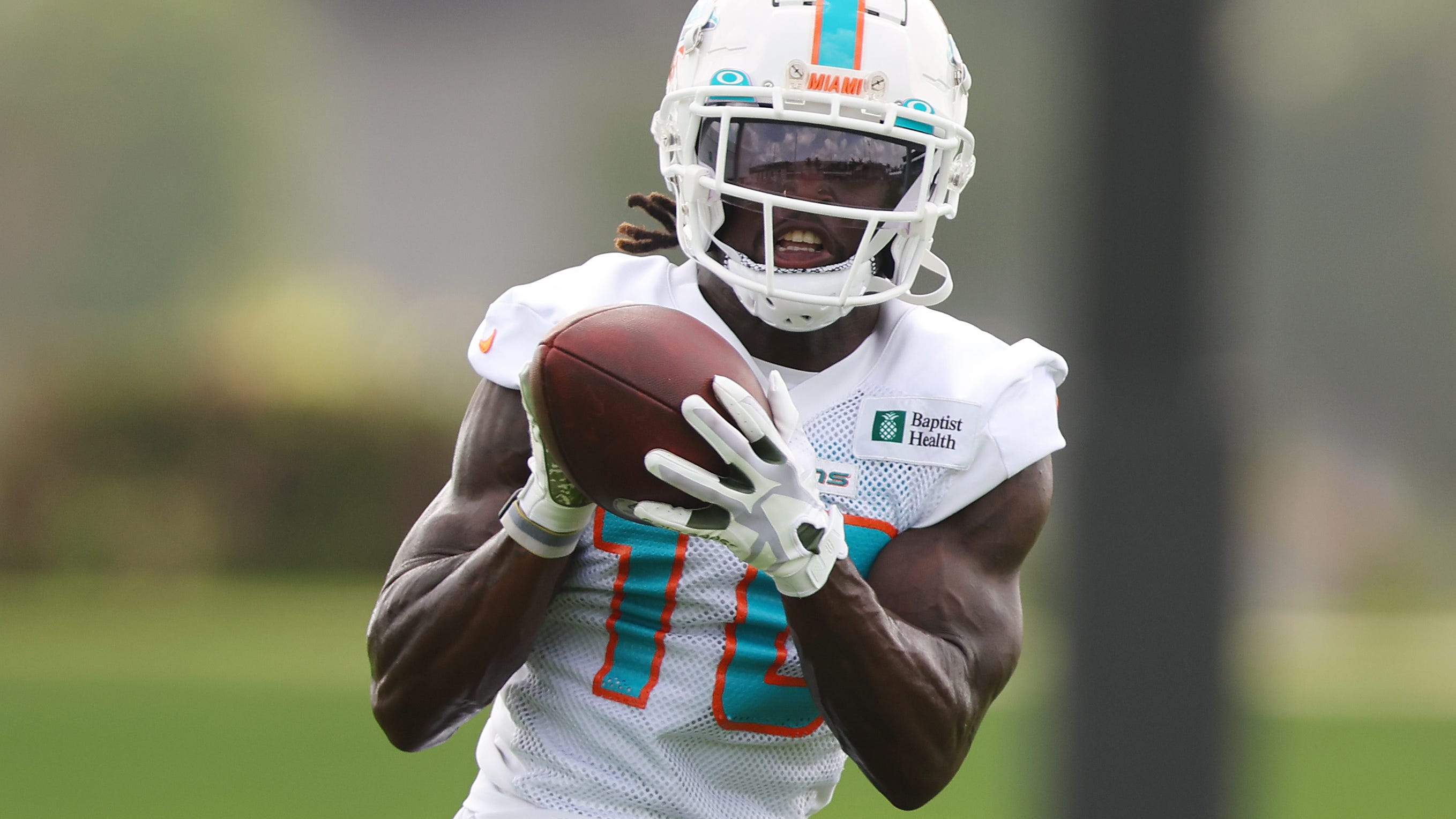 Mike McDaniel details Dolphins’ recruitment of Tyreek Hill: ‘Tell them they can have everything’