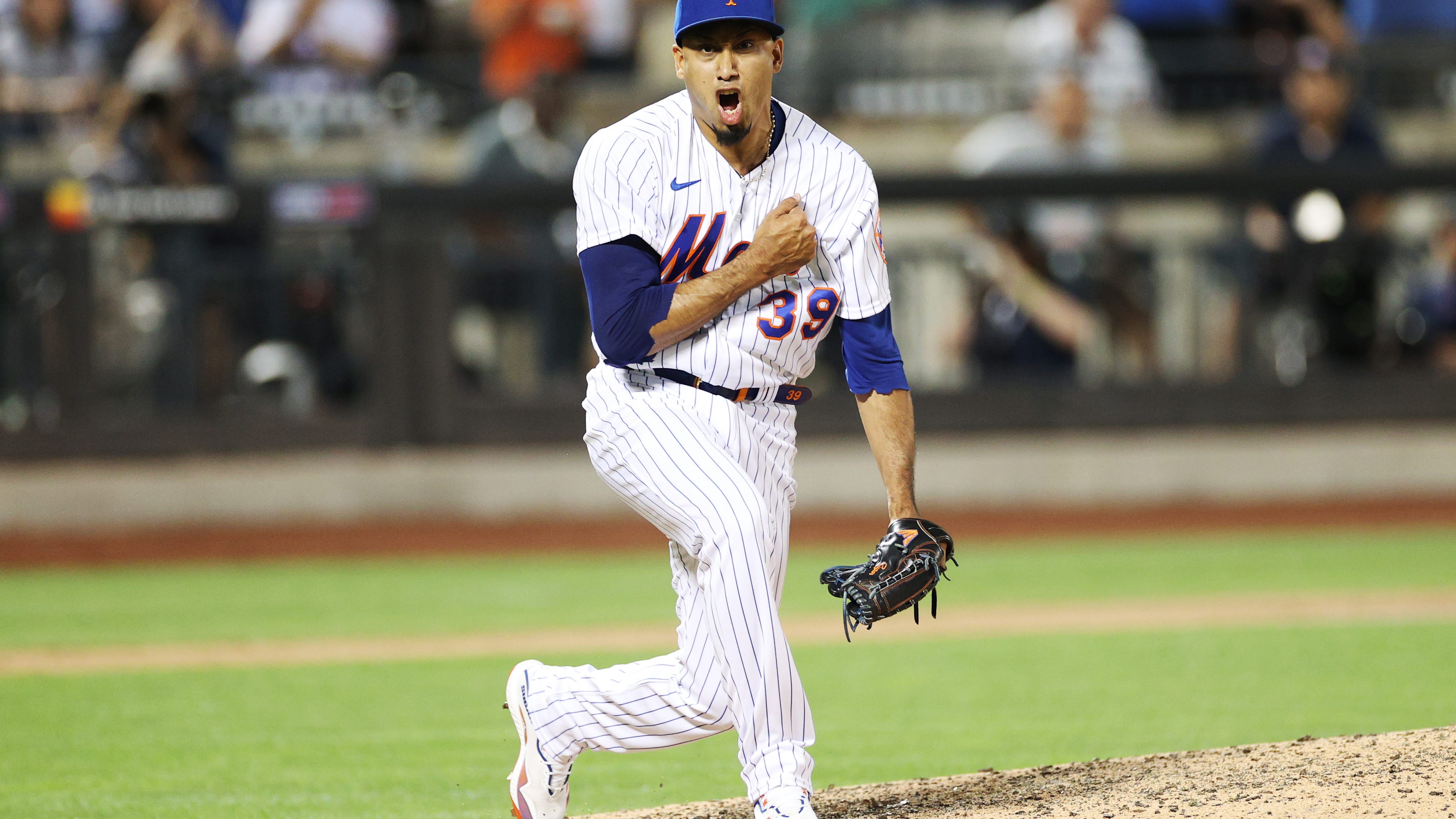 Edwin Diaz's entrance to live performance by Timmy Trumpet immediately went viral