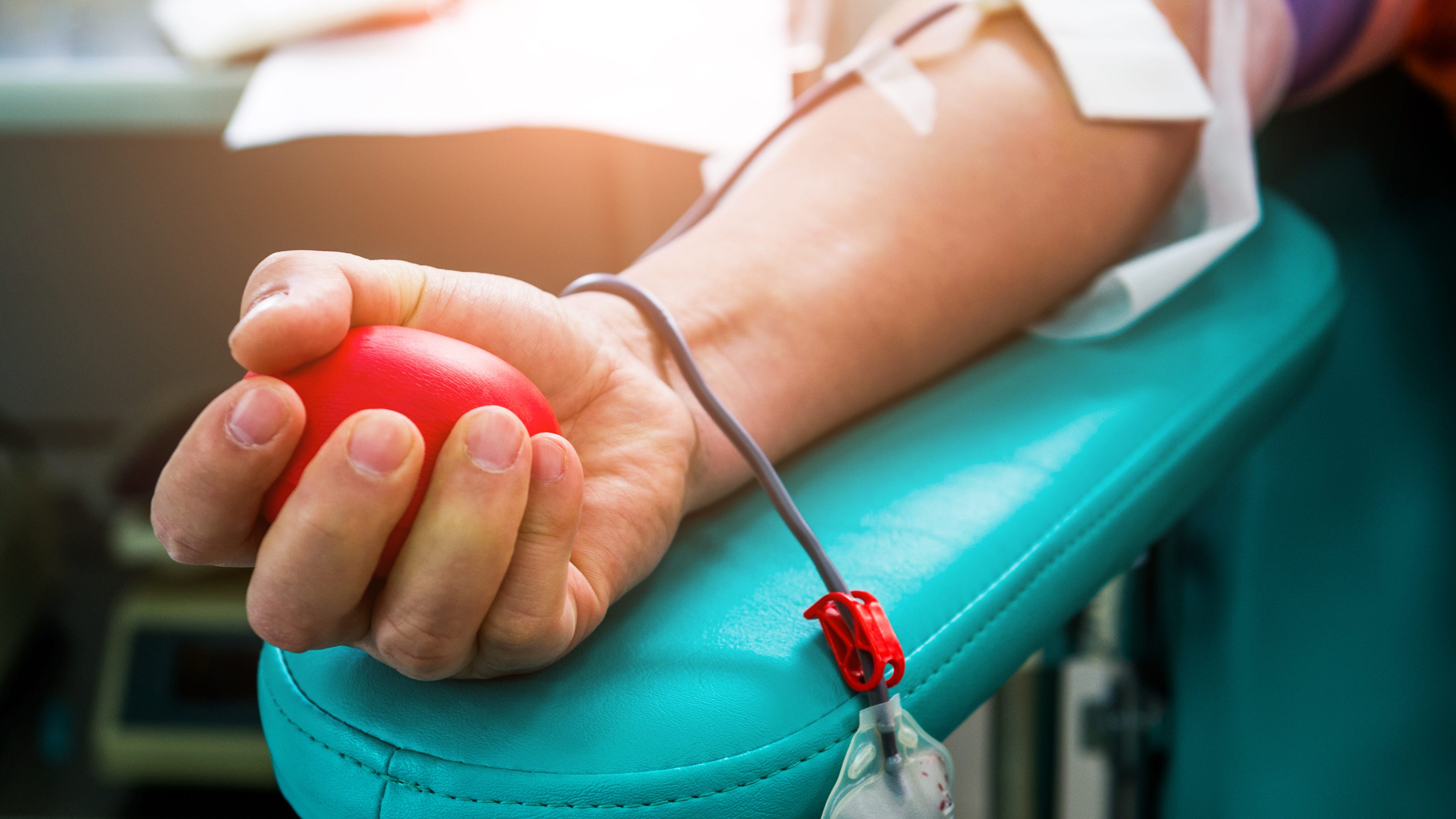 45-year-old tech giant uses son’s blood to make himself age in reverse