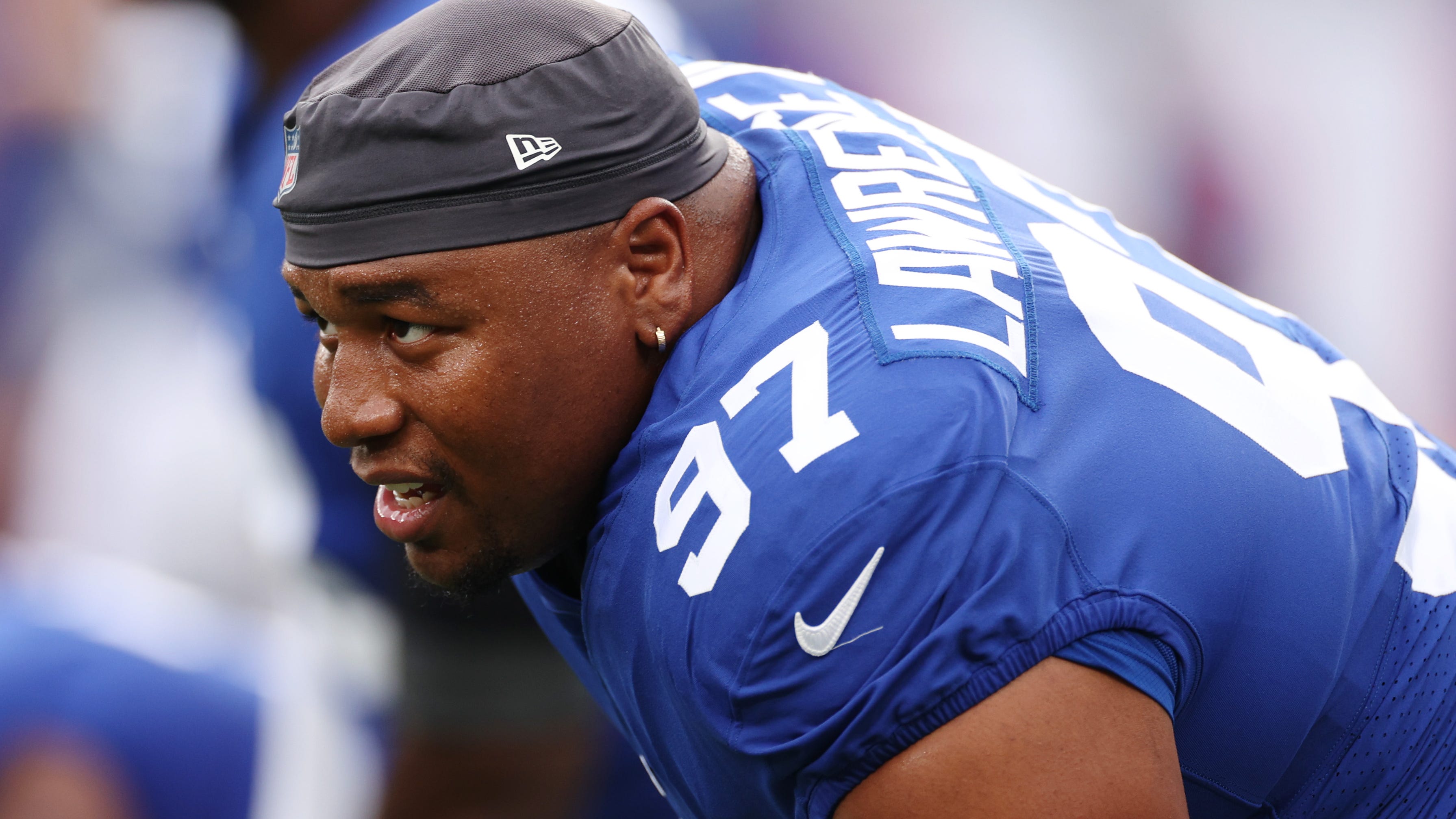 Giants’ Dexter Lawrence bans mom from attending Eagles matchup