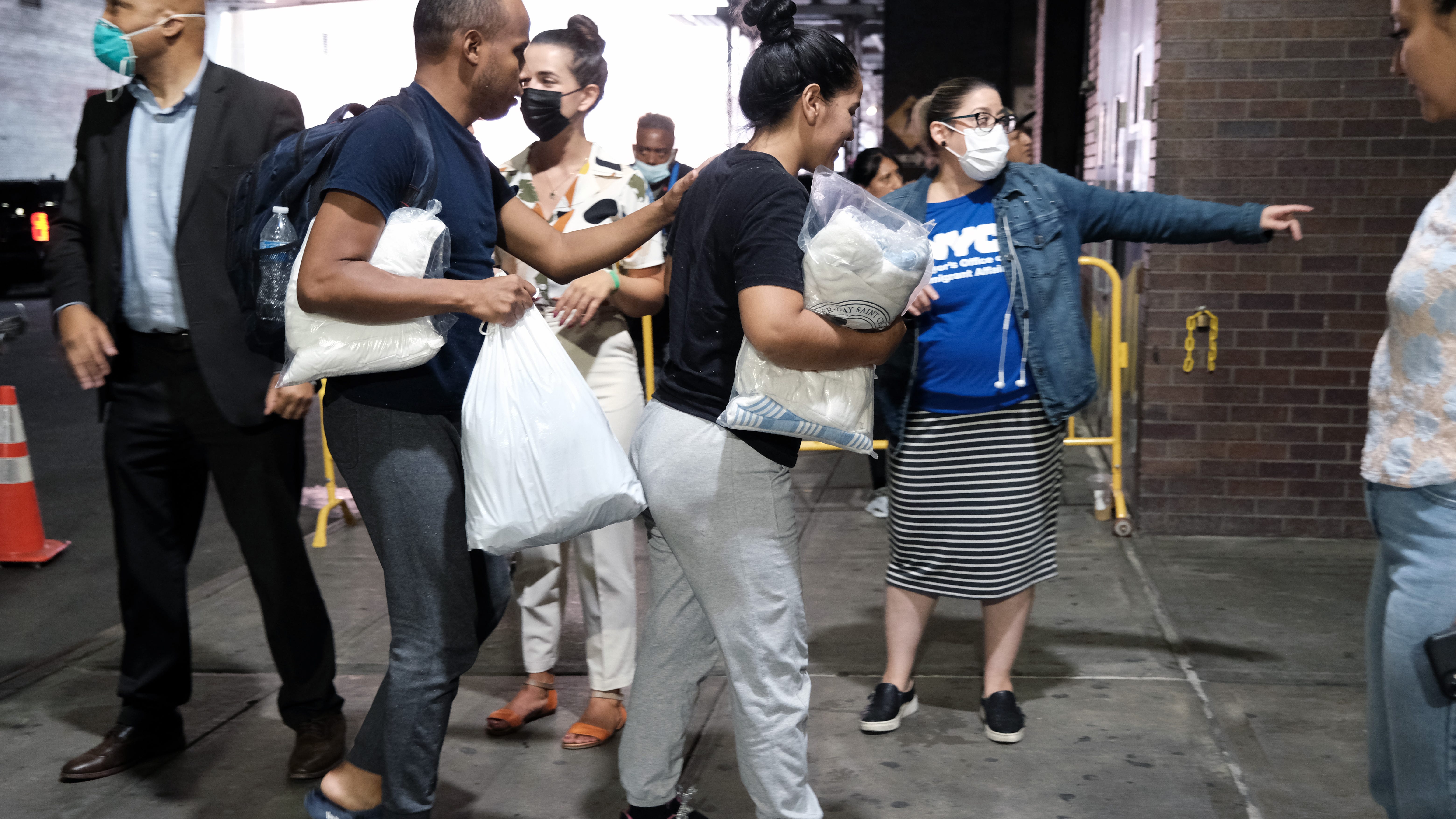 NY to receive $800 million in federal funds for migrants as Title 42 expiration looms
