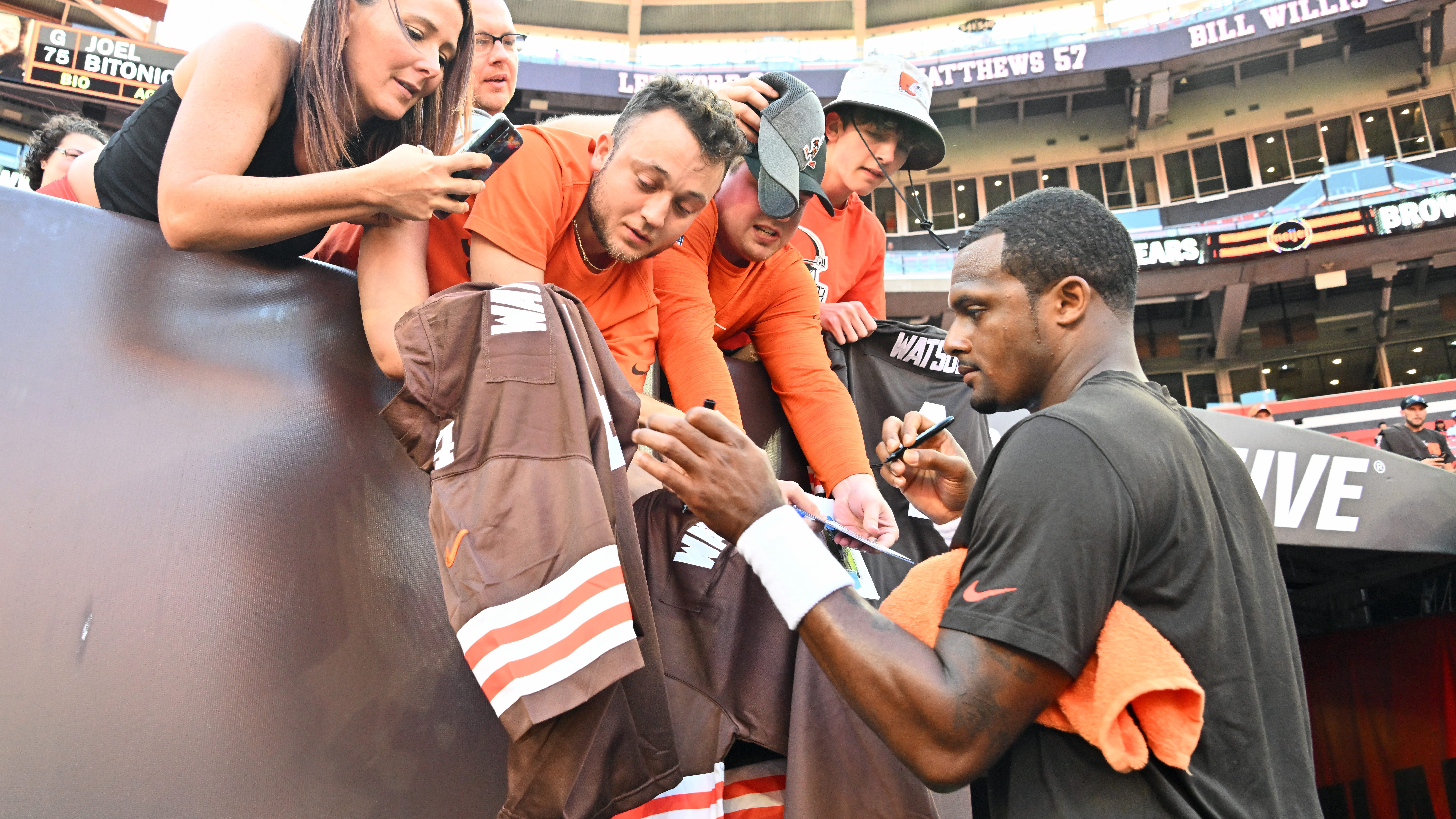 Barely anyone will be able to see Browns-Texans on local TV as NFL continues to hide Deshaun Watson