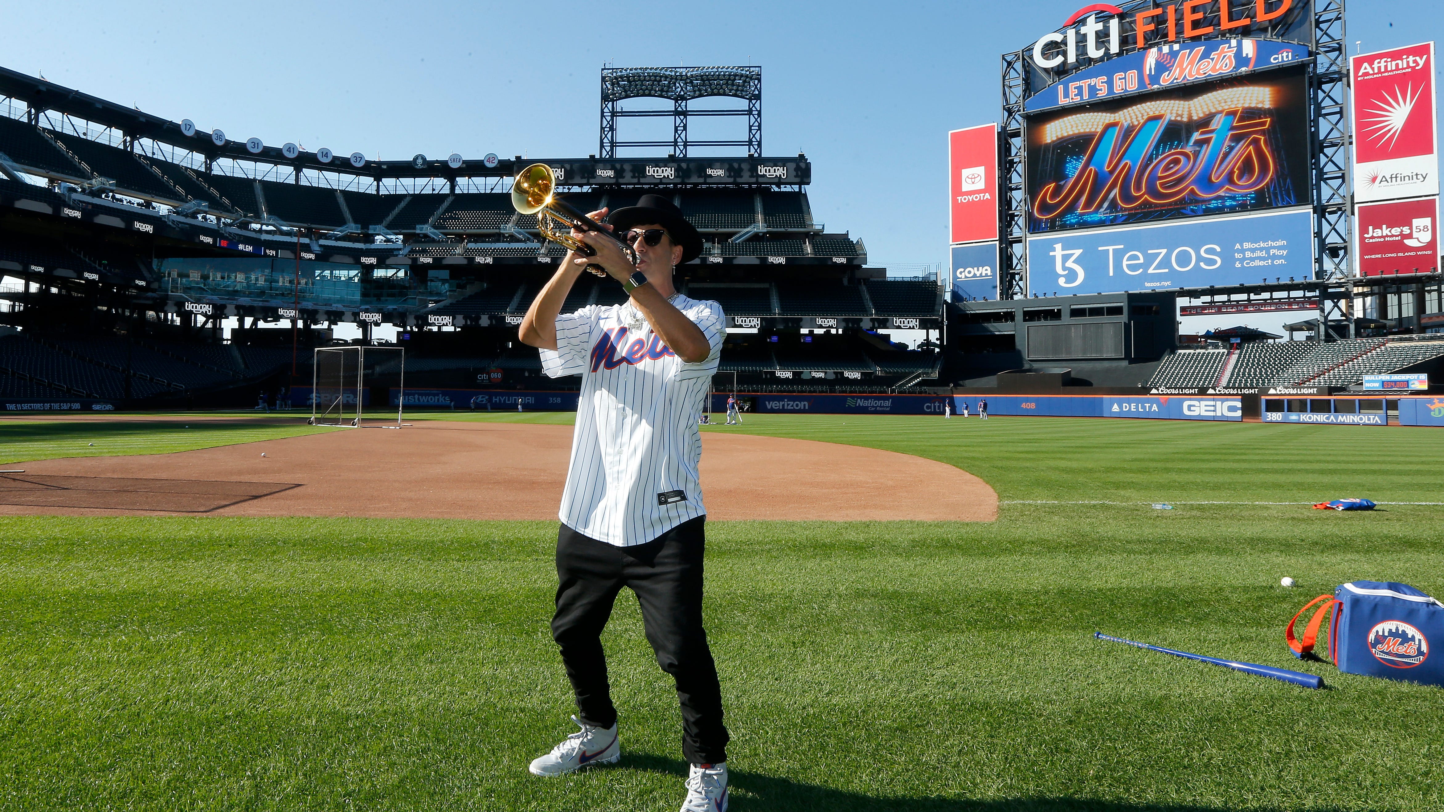Timmy Trumpet to return Wednesday night after Dodgers deny Edwin Diaz of save opportunity