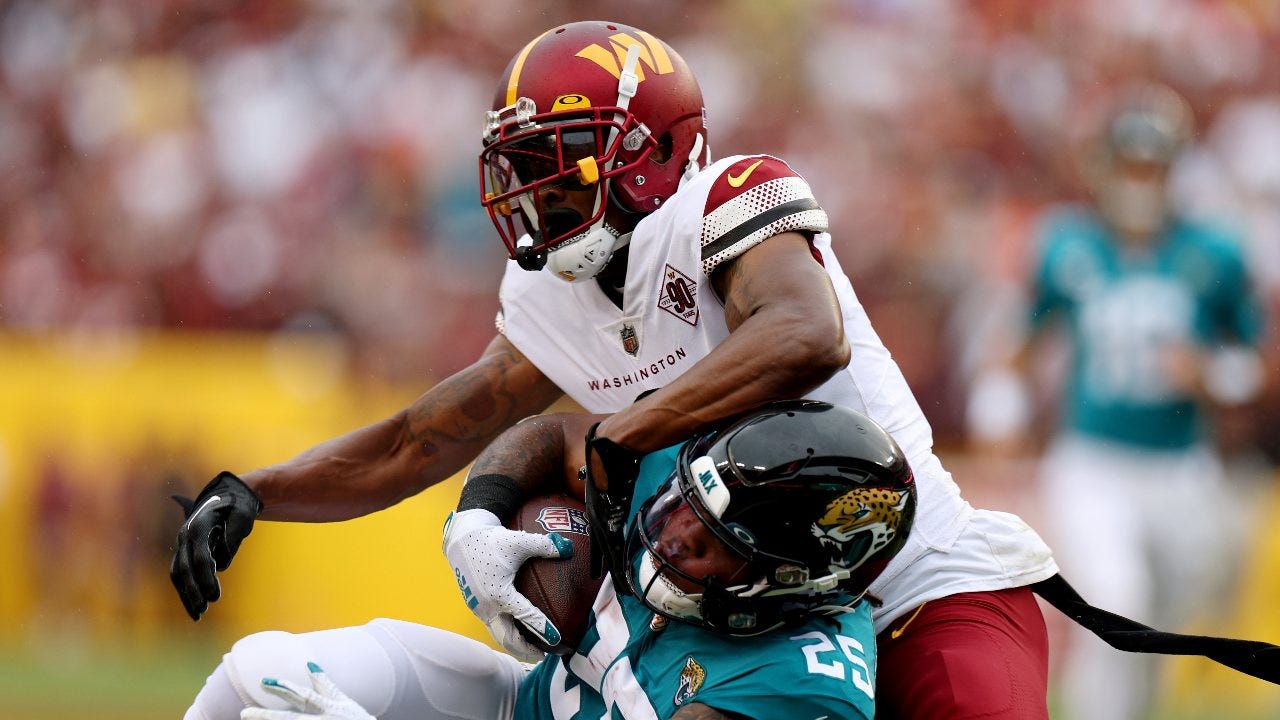 Benched, a bad back, or both: What’s going on with William Jackson III?