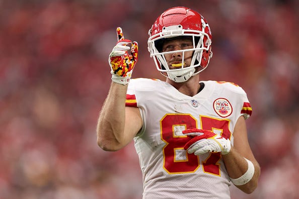 Travis Kelce and the Chiefs are 1-0. 