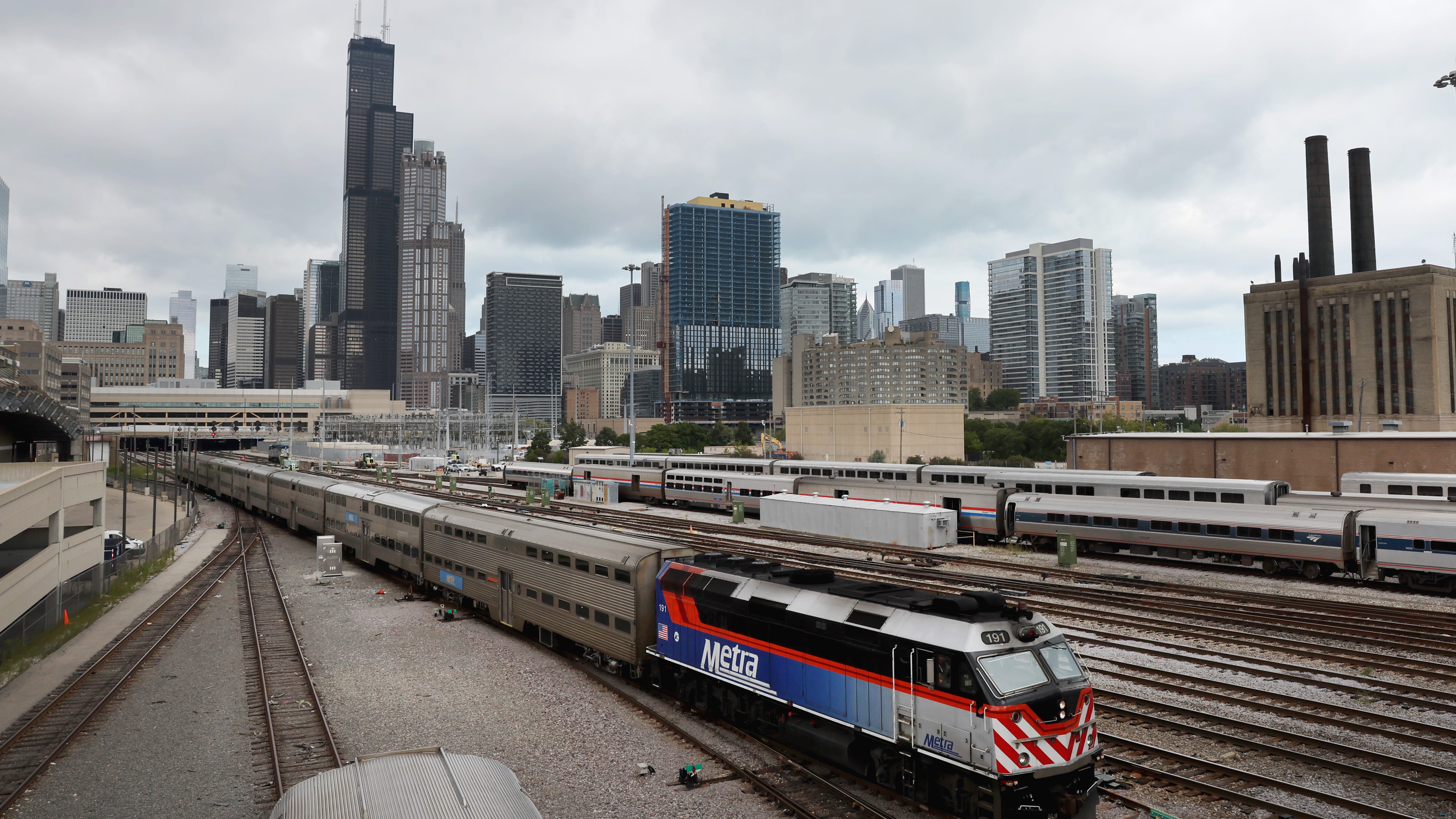 Metra to suspend services affecting over 165,000 riders if freight workers strike