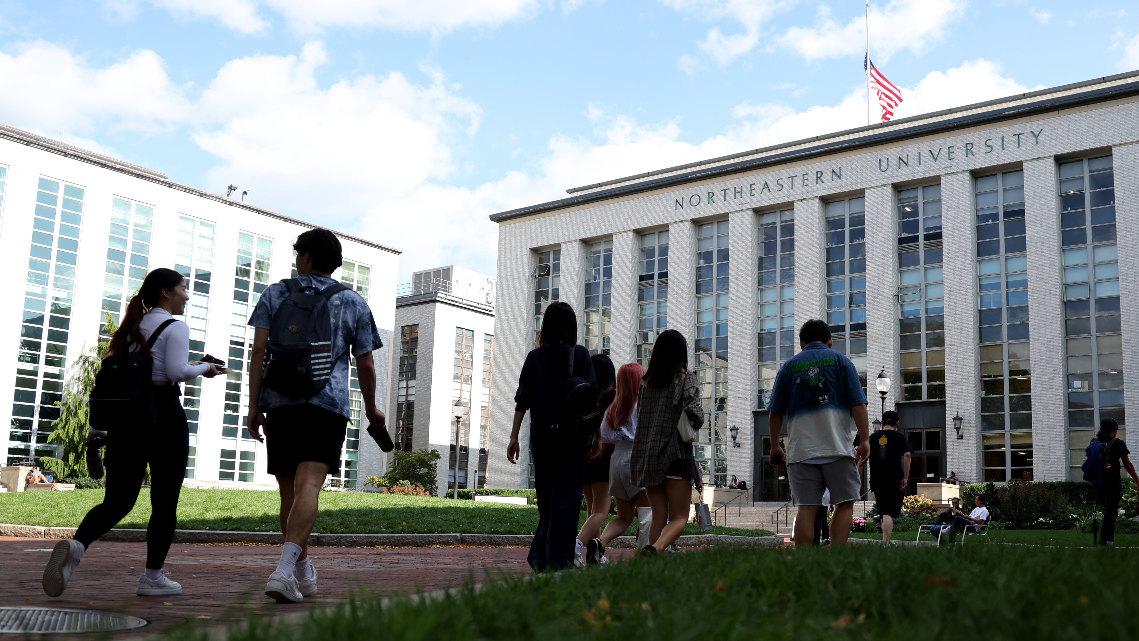School accidentally sends acceptance letters to 4,000 people who didn't get in