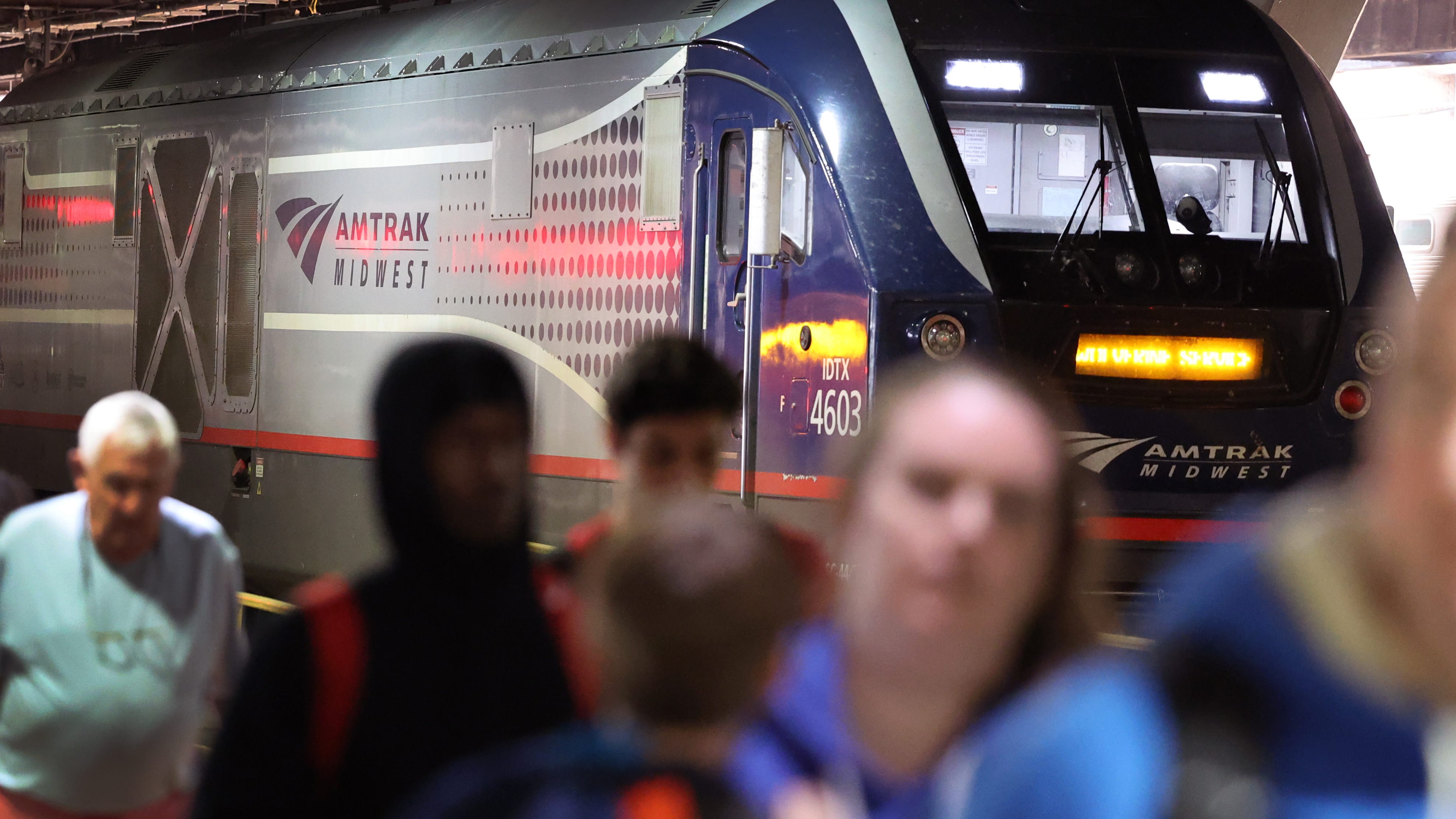 Thanksgiving travel bringing over 10,000 Amtrak riders to Union Station Wednesday