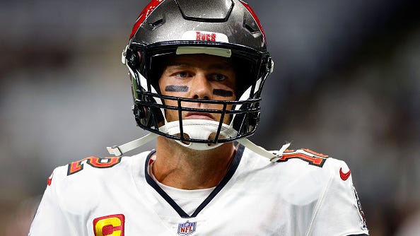 Watch: Frustrated Tom Brady spikes tablet on sideline