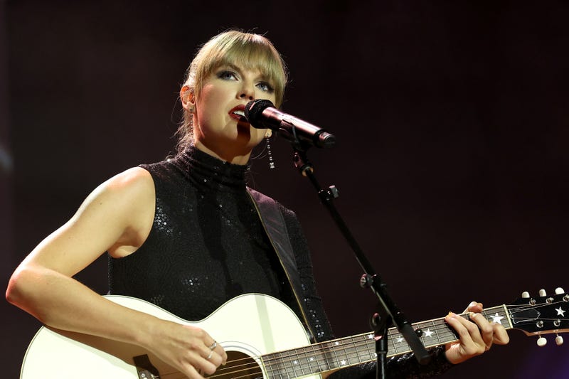 Taylor Swift on stage