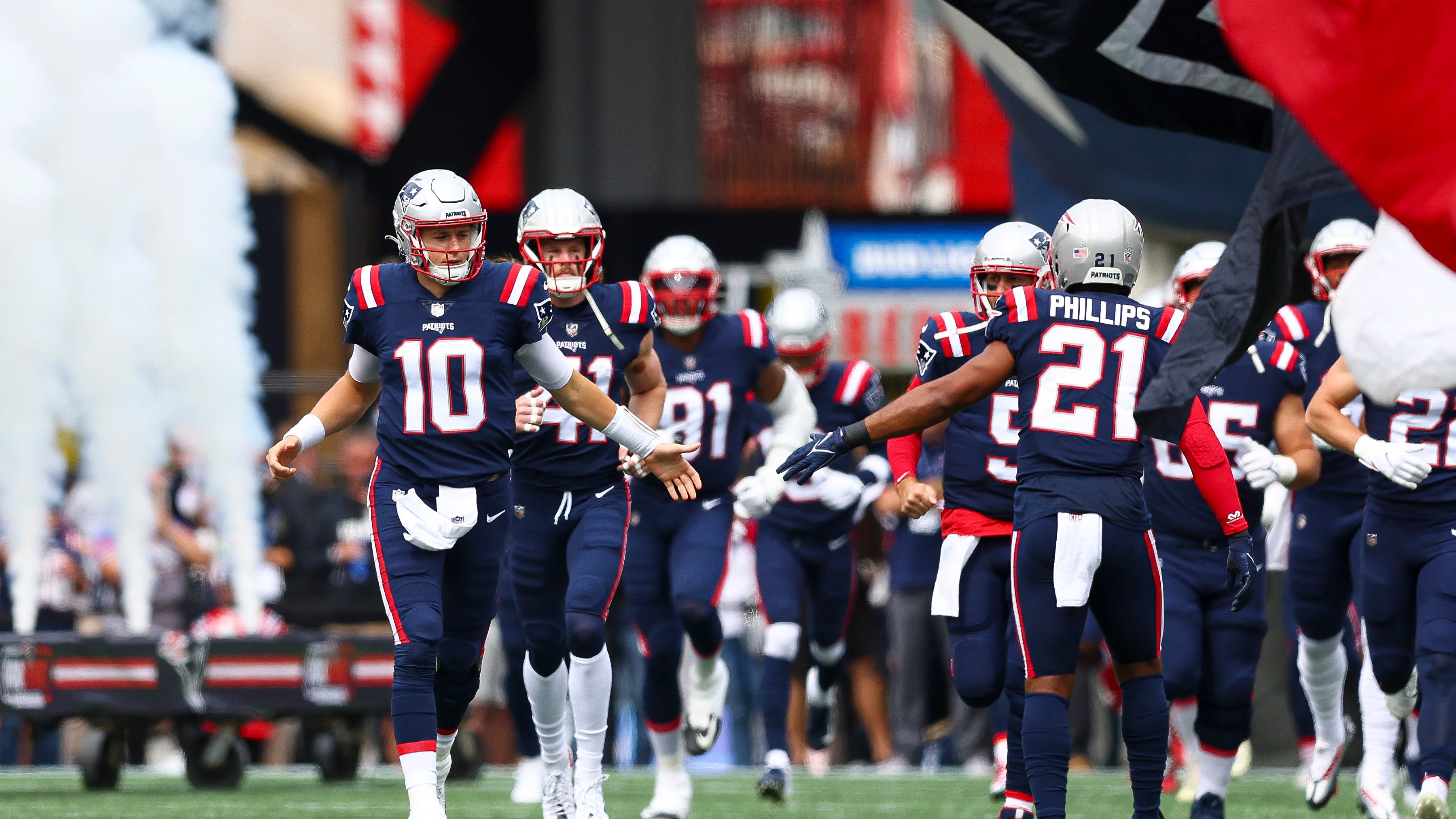 Adrian Phillips talks ‘gauntlet’ of quarterbacks Patriots will face in AFC East