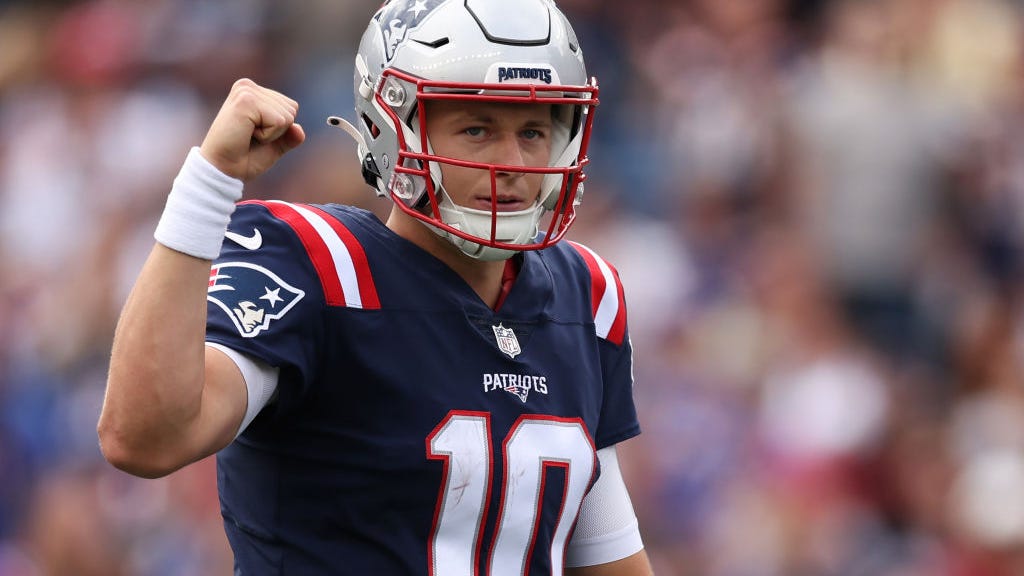 Experts heavily favor Patriots over Bears