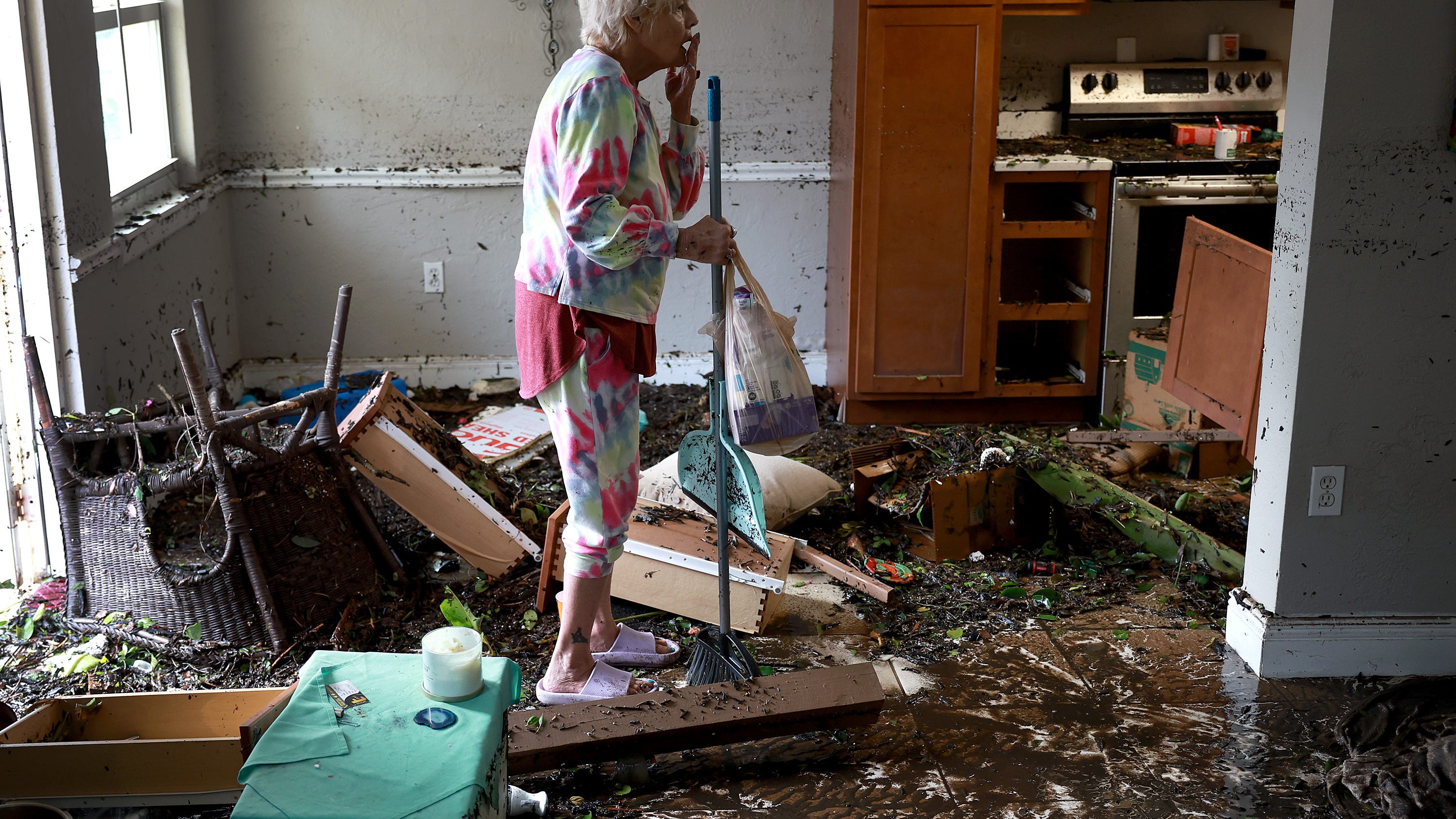 Ian deja más de 2 millones de personas sin electricidad en una Florida inundada