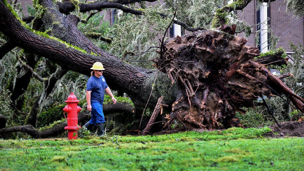 Oncor crews restoring power in Florida