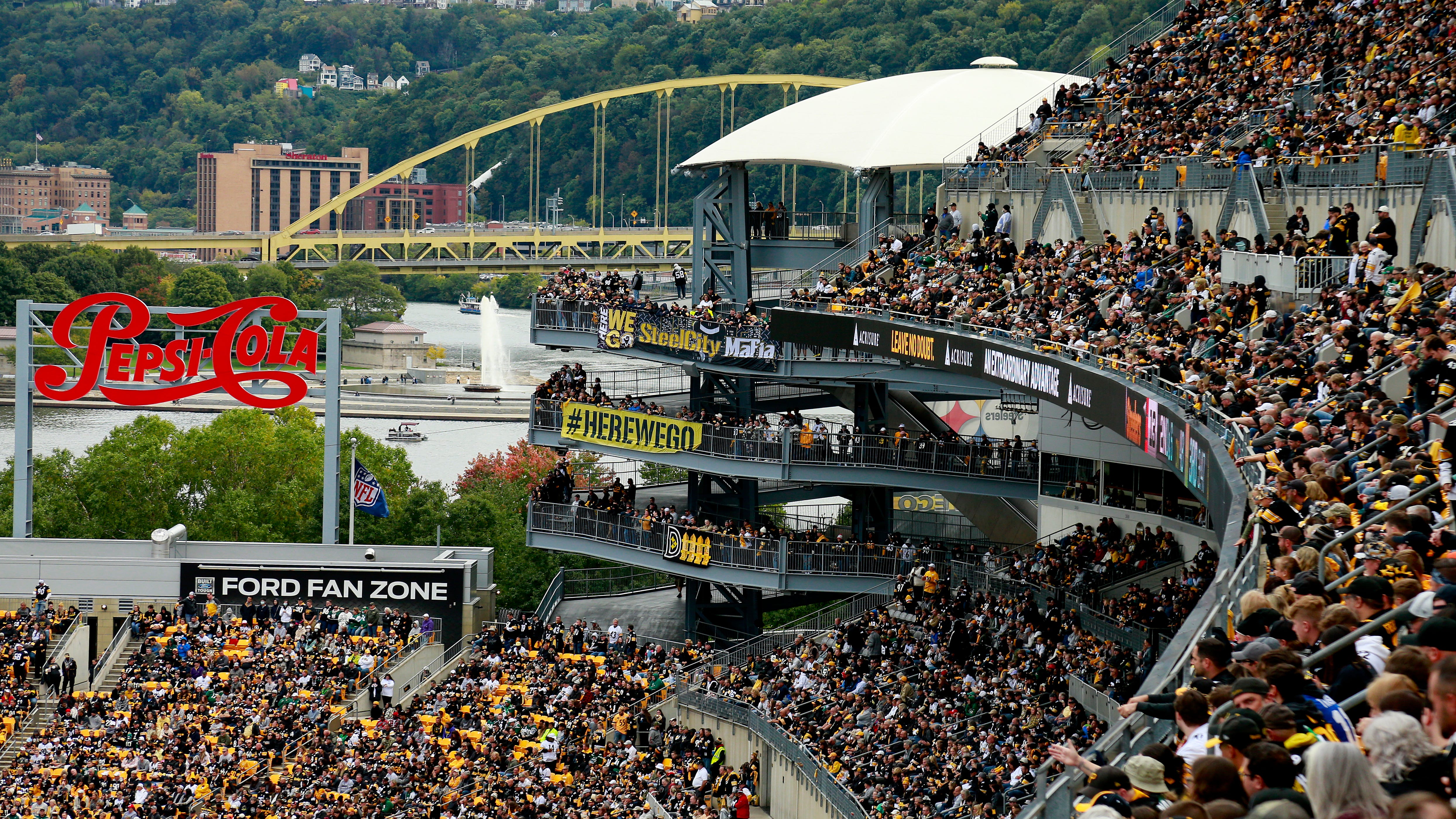Fan dies in stadium fall after Jets-Steelers game