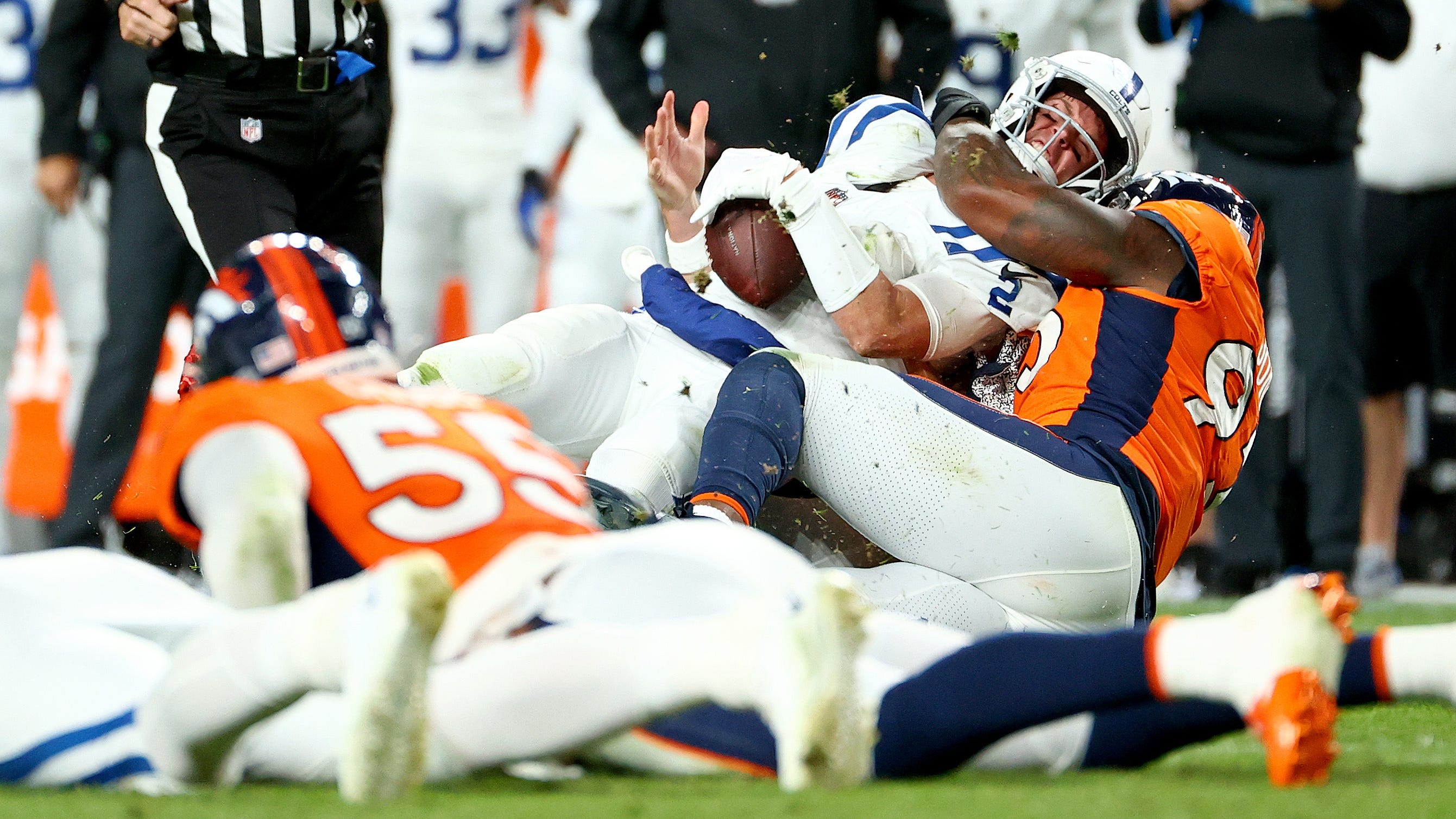Social media reacts to 'worst football game in NFL history'