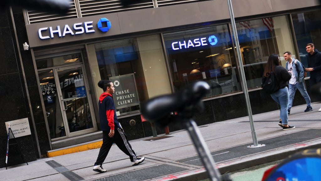 Chase ATMs in NYC closing early due to 'rising crime': company