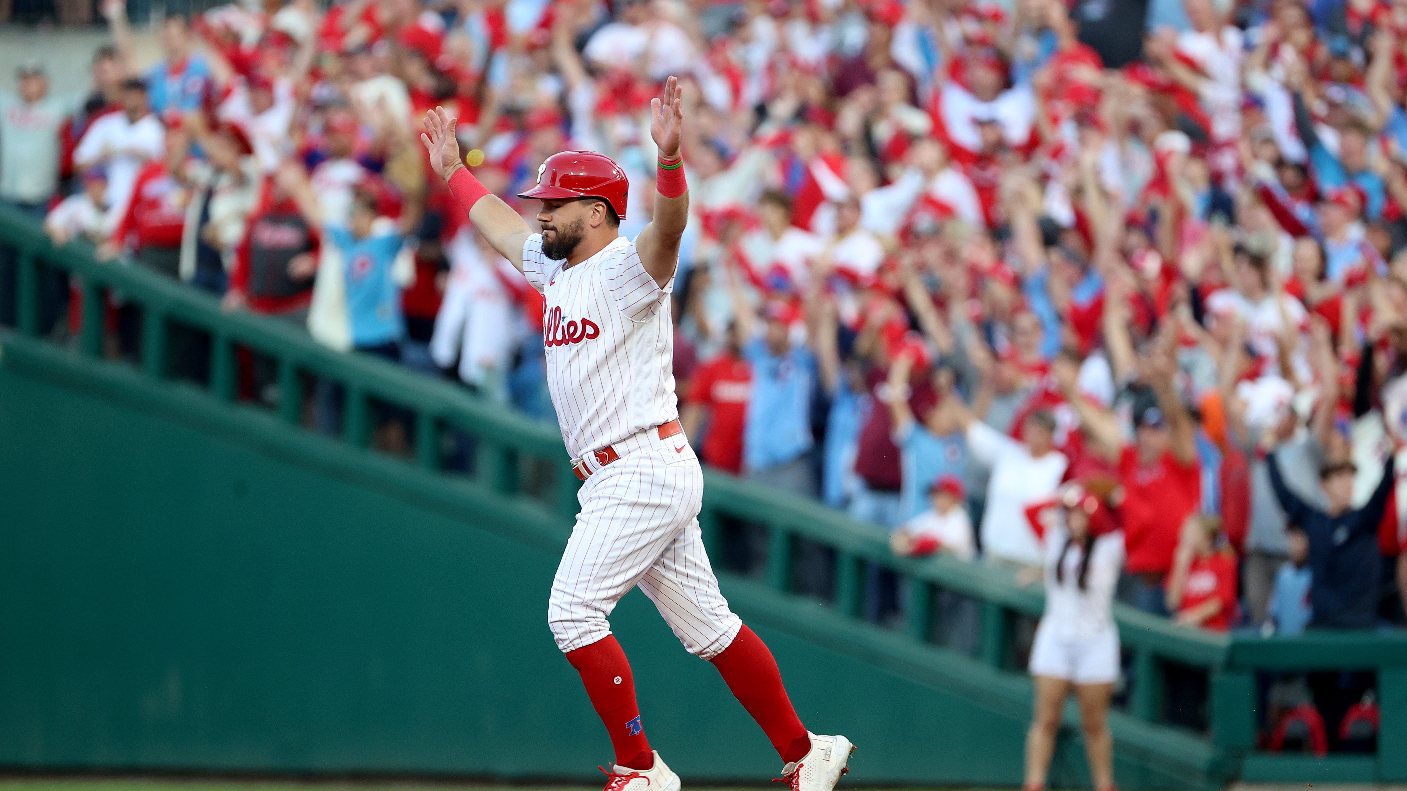 Kyle Schwarber: Citizens Bank Park 'By far the best Division Series I've ever seen at a home field'