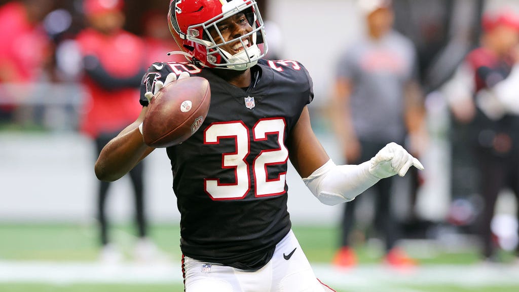 Patriots add to defense, sign safety Jaylinn Hawkins to one-year deal