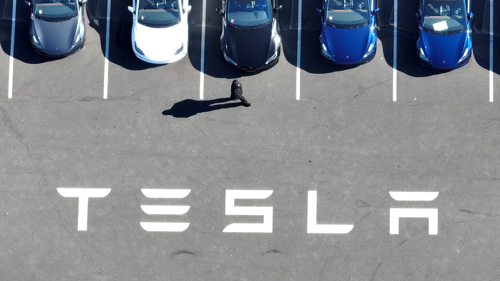 Musk sells another $3.6 billion worth of Tesla shares unexpectedly